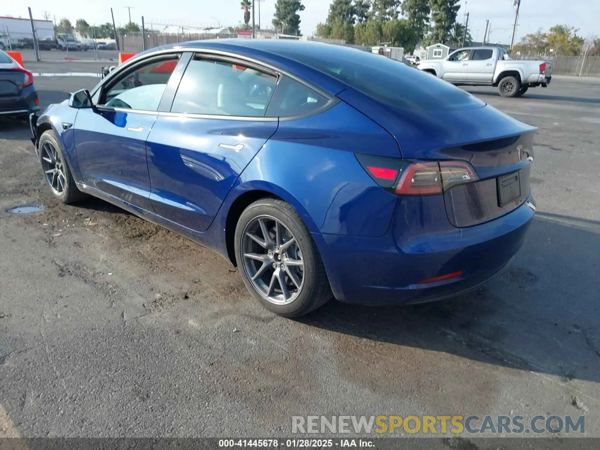 3 fotografías del automóvil dañado 5YJ3E1EAXPF648270 TESLA MODEL 3 2023