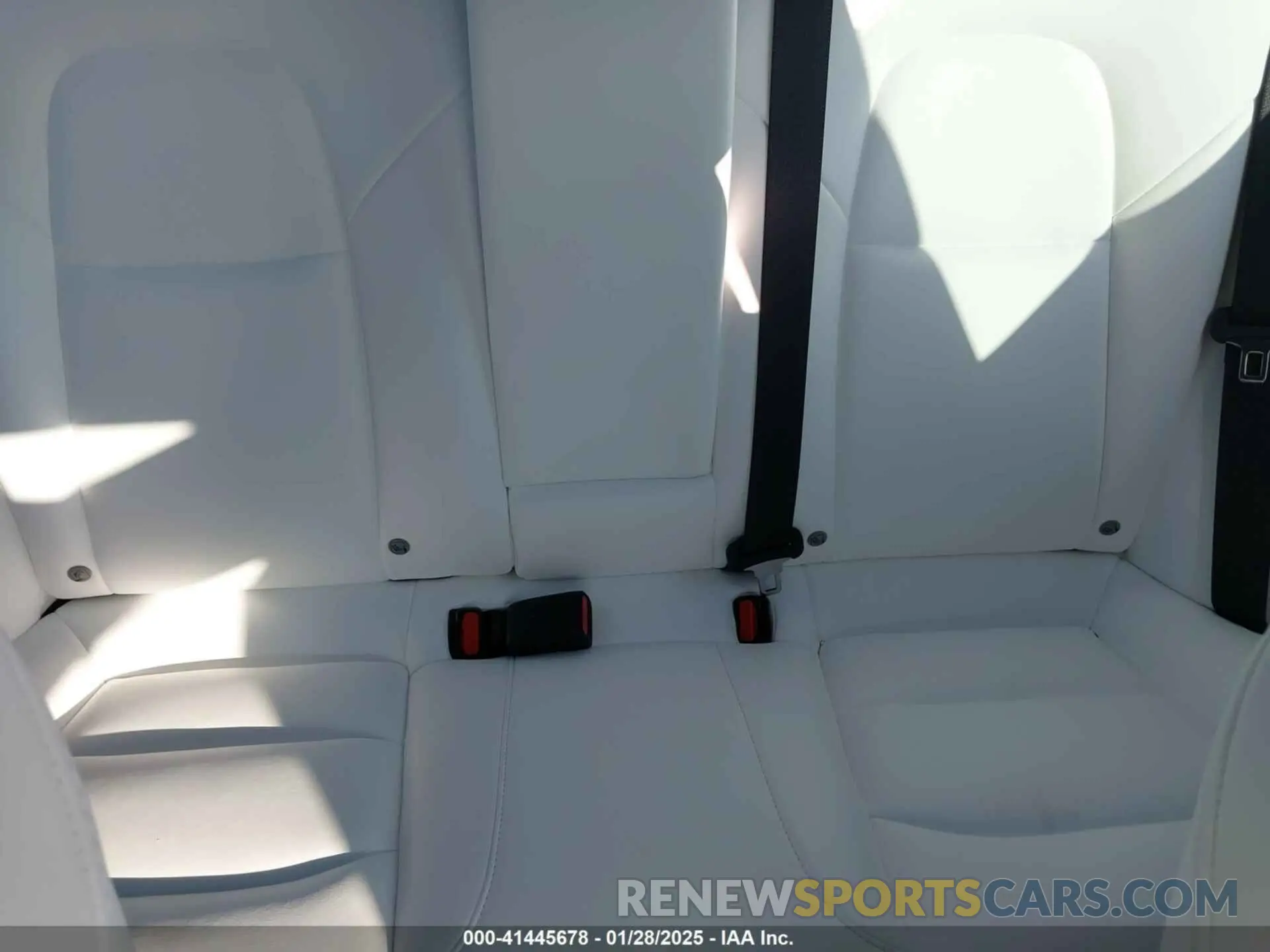 8 fotografías del automóvil dañado 5YJ3E1EAXPF648270 TESLA MODEL 3 2023