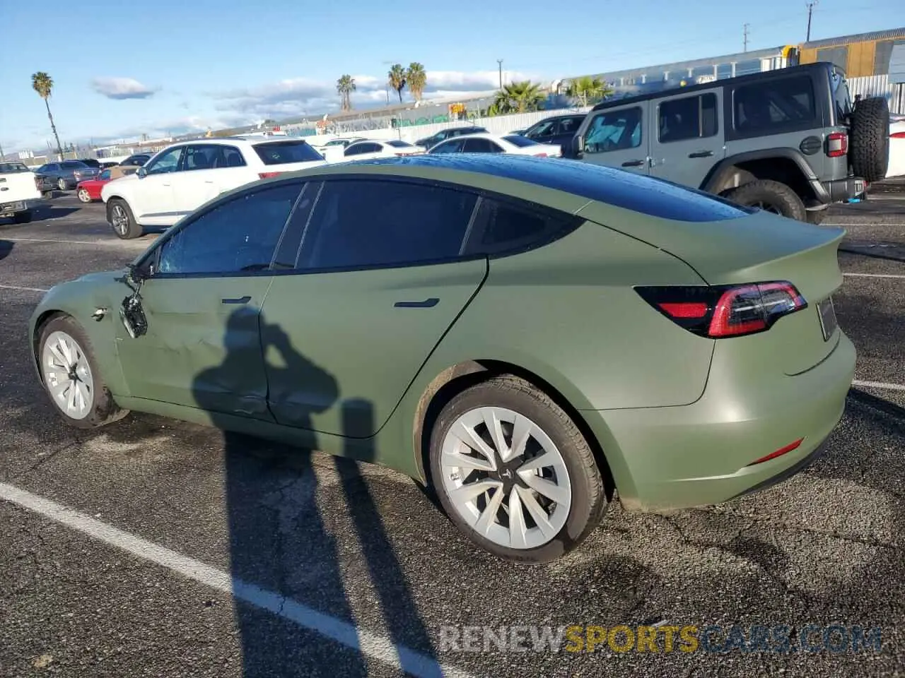 2 fotografías del automóvil dañado 5YJ3E1EAXPF685366 TESLA MODEL 3 2023