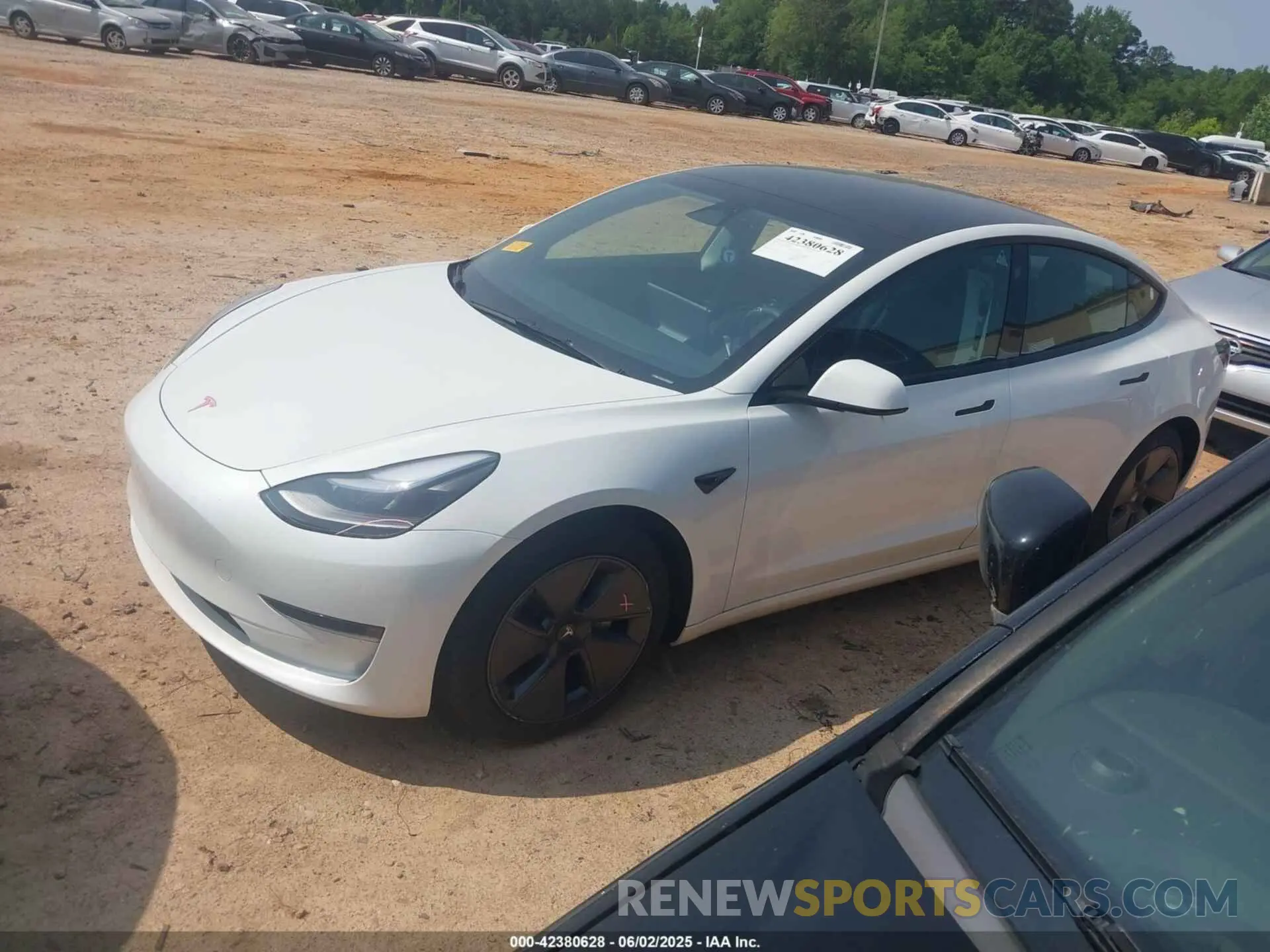 2 fotografías del automóvil dañado 5YJ3E1EAXPF686095 TESLA MODEL 3 2023