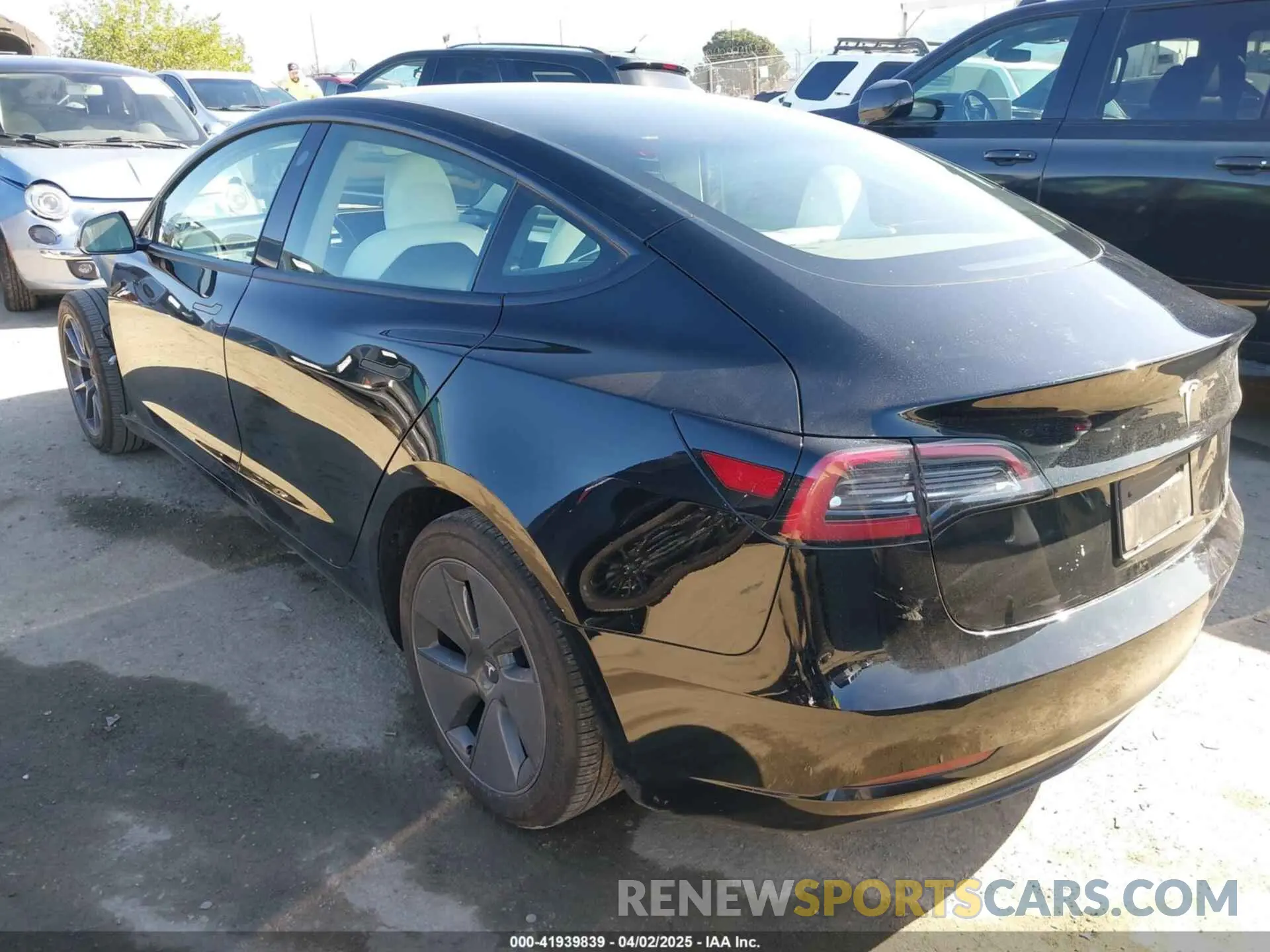 3 fotografías del automóvil dañado 5YJ3E1EAXPF700125 TESLA MODEL 3 2023