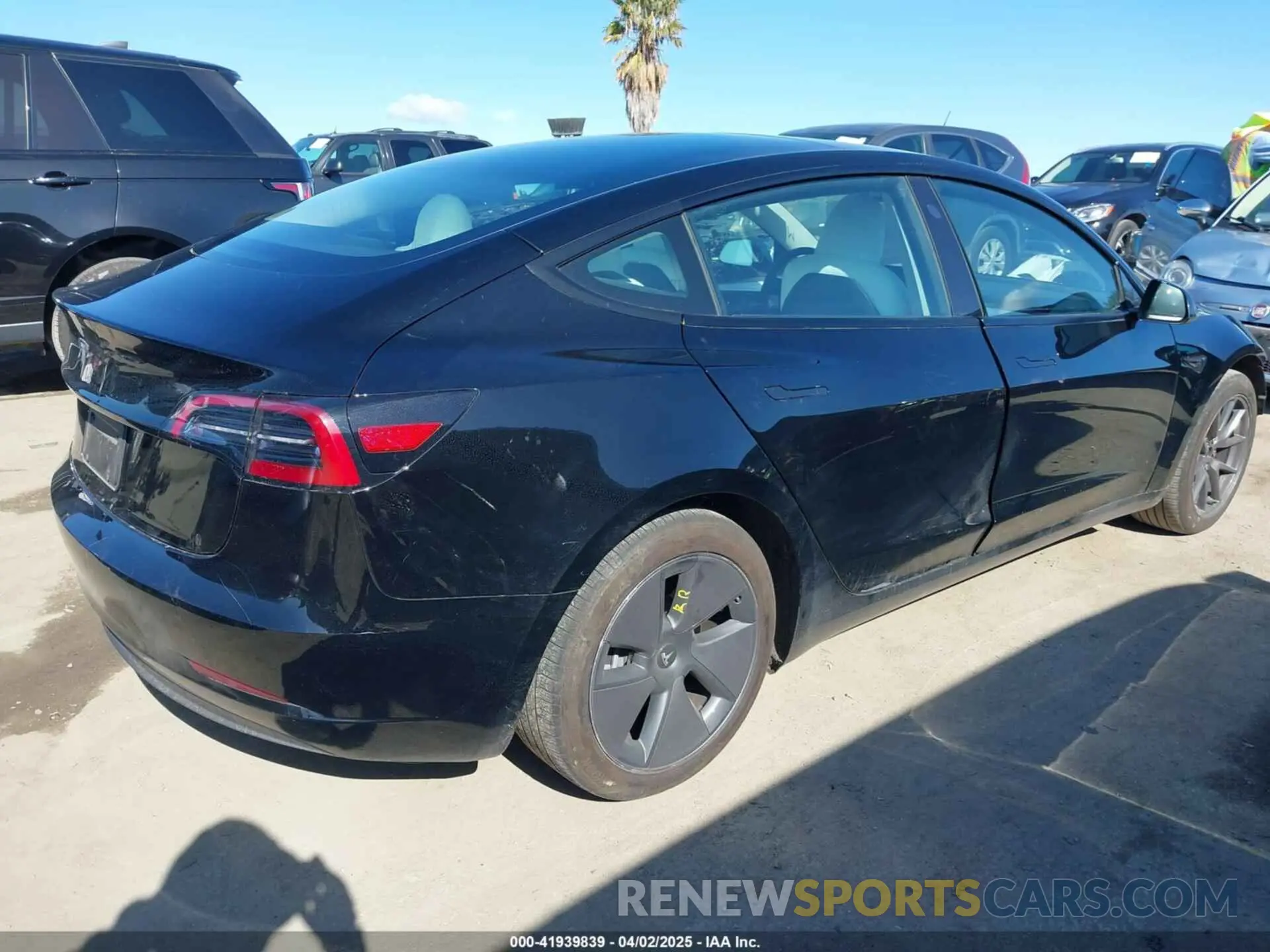4 fotografías del automóvil dañado 5YJ3E1EAXPF700125 TESLA MODEL 3 2023