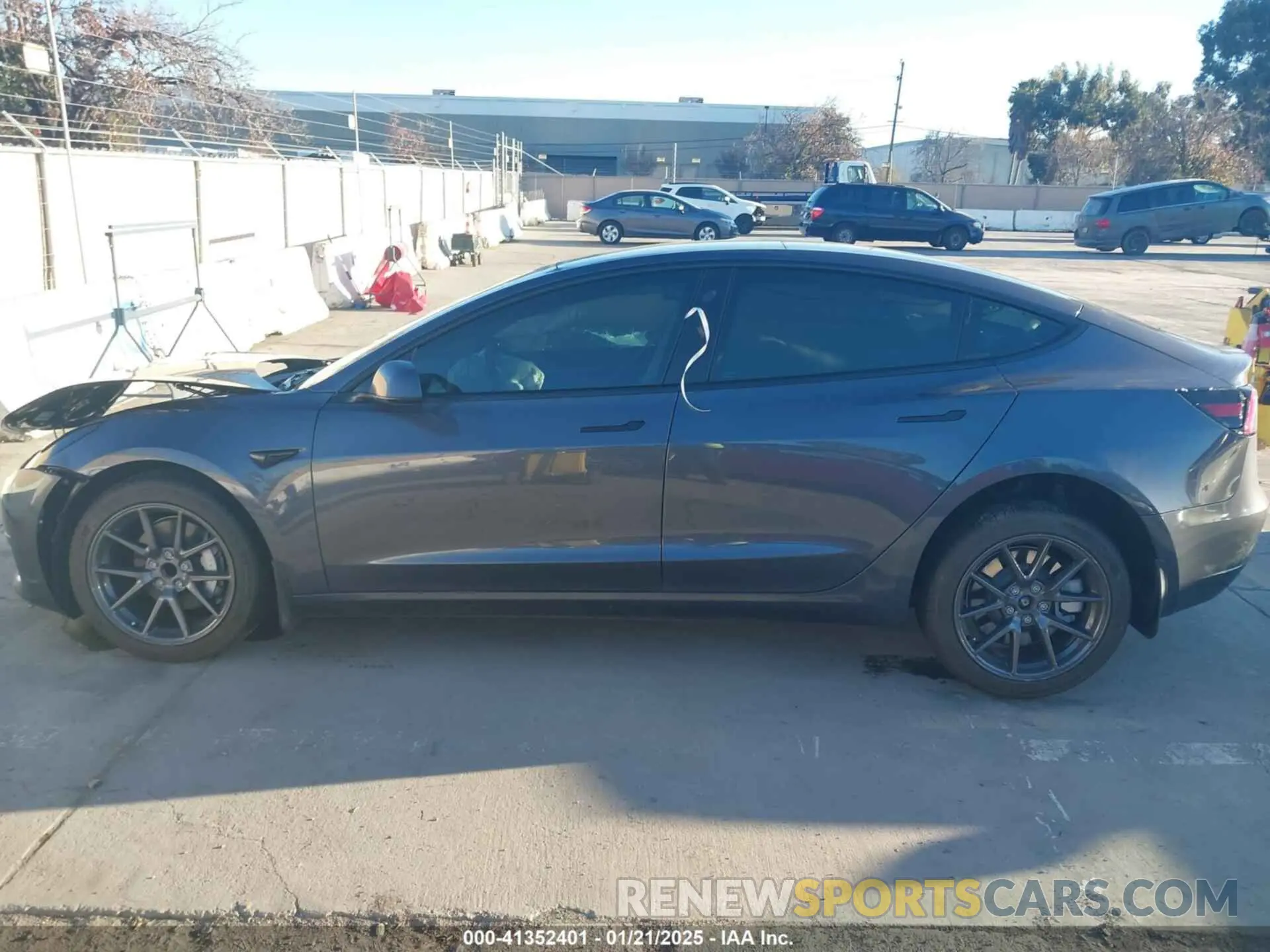 13 fotografías del automóvil dañado 5YJ3E1EAXPF707026 TESLA MODEL 3 2023