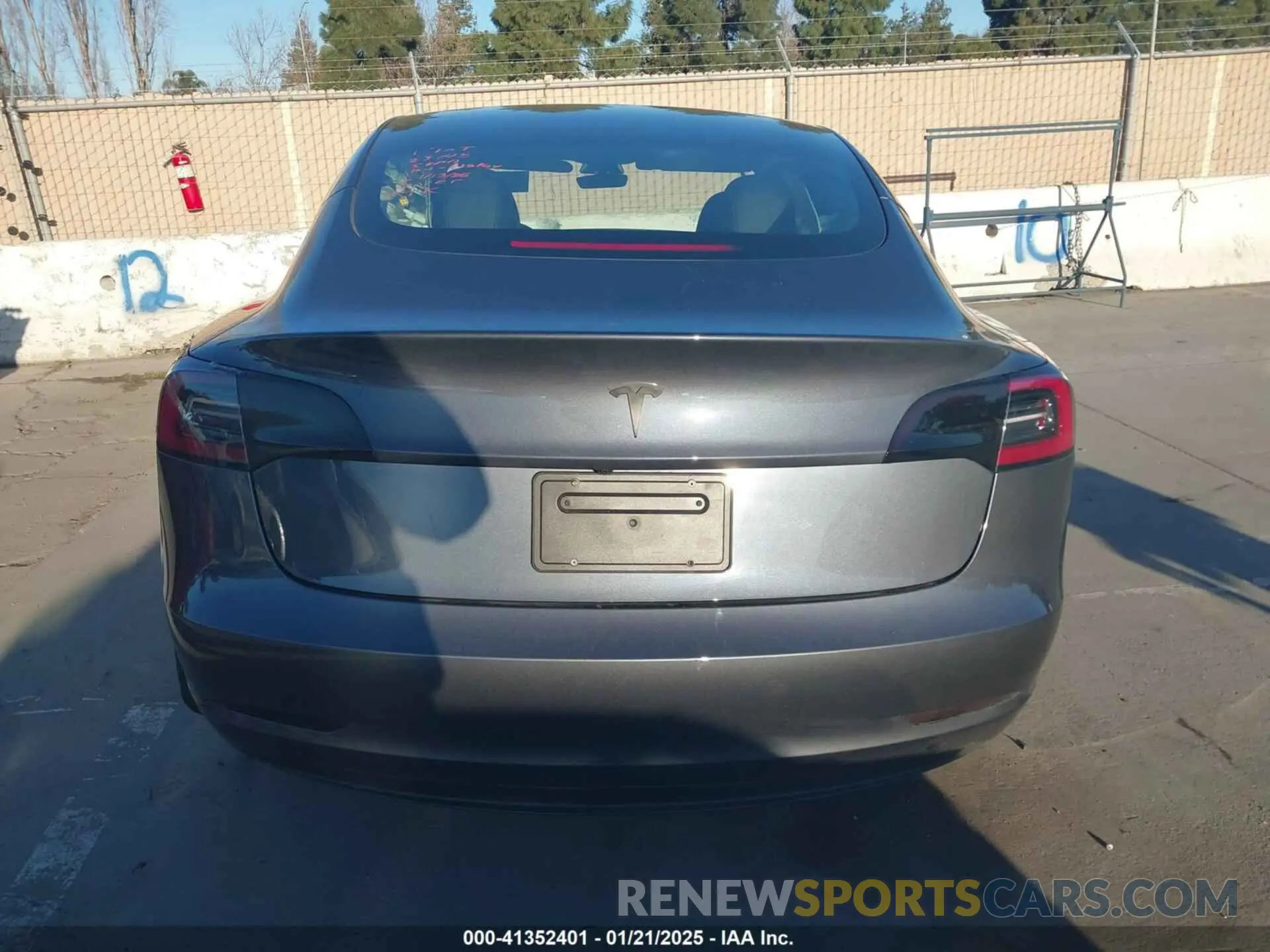 15 fotografías del automóvil dañado 5YJ3E1EAXPF707026 TESLA MODEL 3 2023