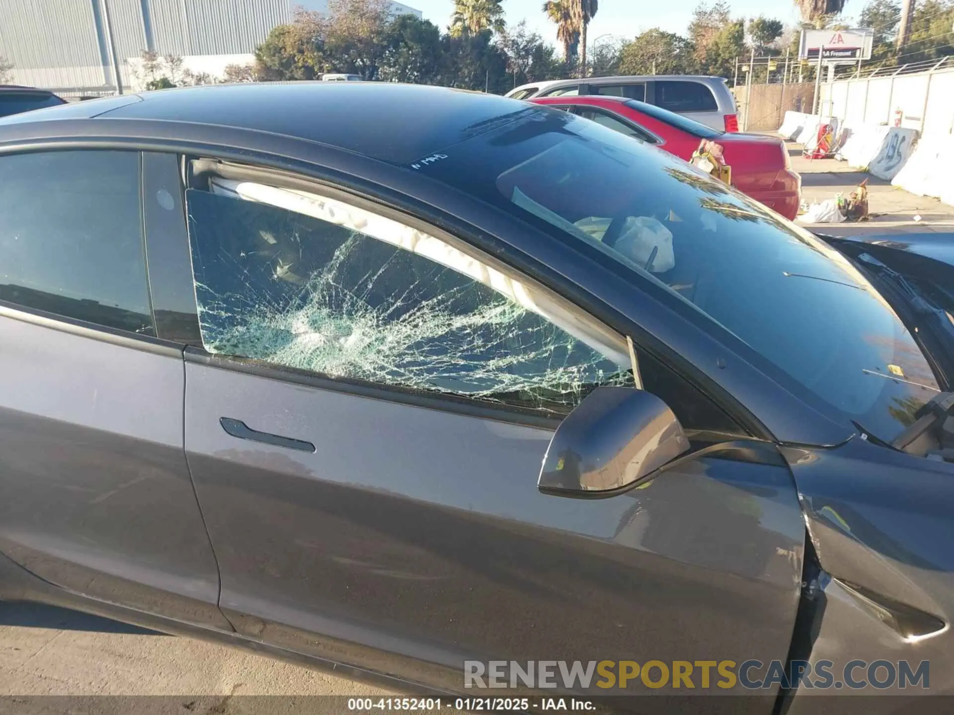 18 fotografías del automóvil dañado 5YJ3E1EAXPF707026 TESLA MODEL 3 2023