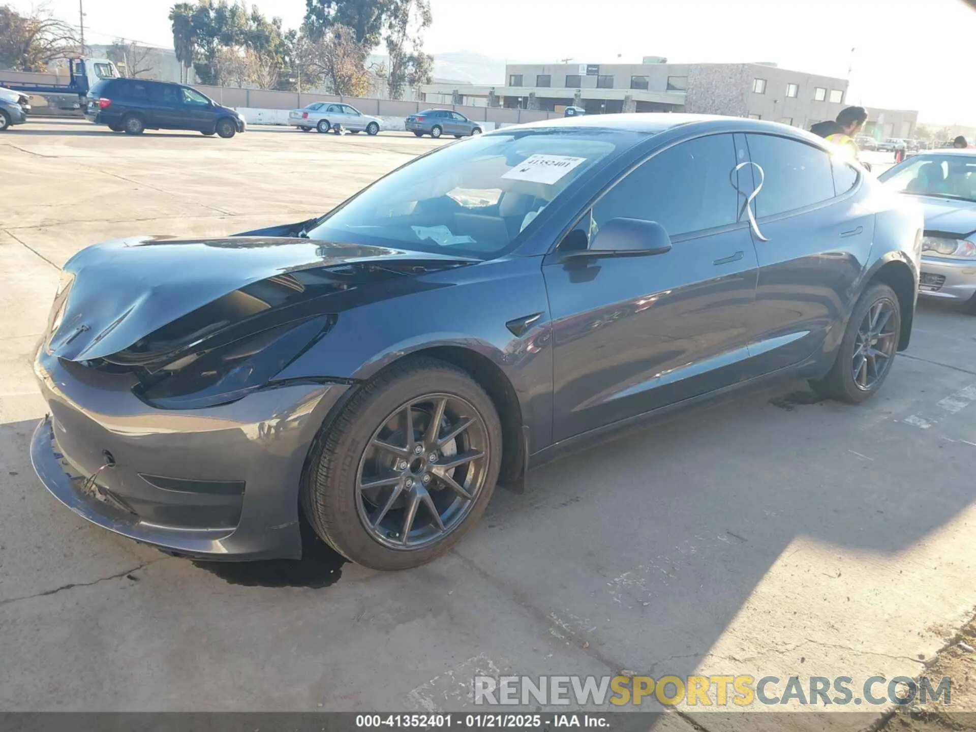 2 fotografías del automóvil dañado 5YJ3E1EAXPF707026 TESLA MODEL 3 2023