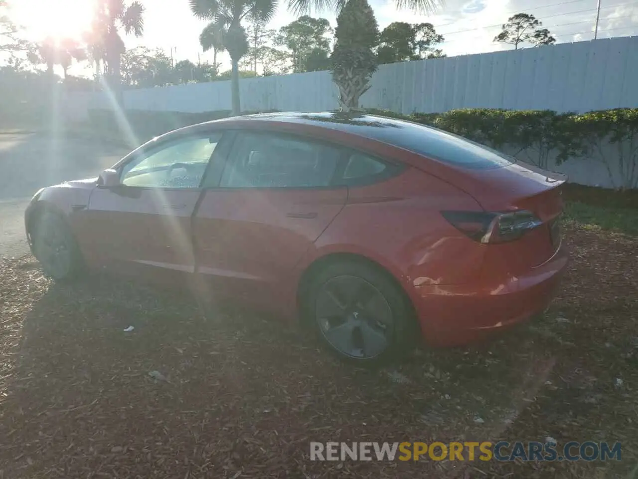 2 fotografías del automóvil dañado 5YJ3E1EB1PF386583 TESLA MODEL 3 2023