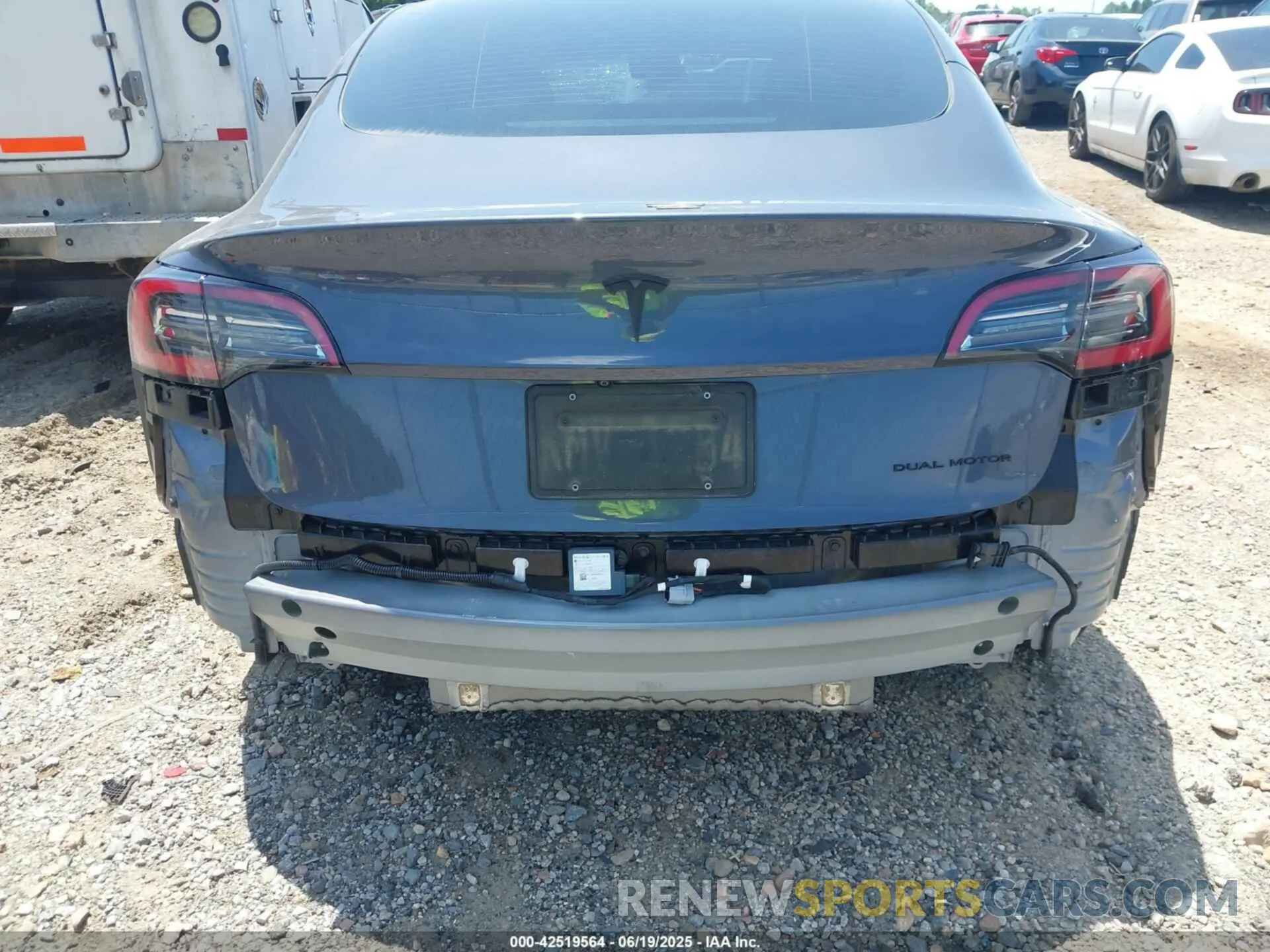 21 fotografías del automóvil dañado 5YJ3E1EB1PF663054 TESLA MODEL 3 2023