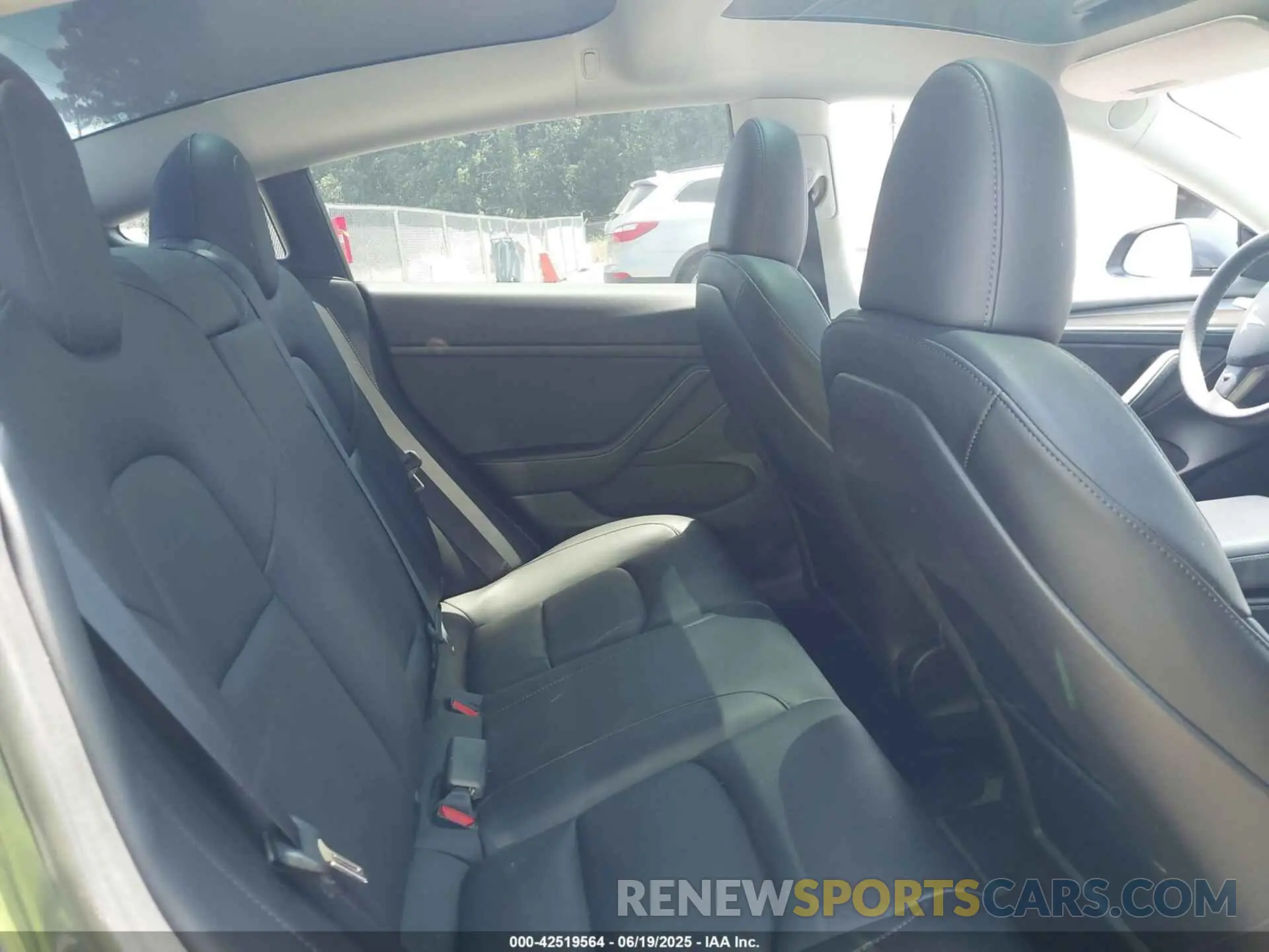 8 fotografías del automóvil dañado 5YJ3E1EB1PF663054 TESLA MODEL 3 2023