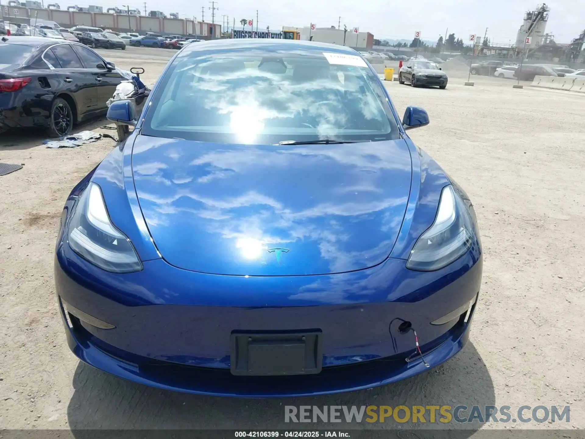 12 fotografías del automóvil dañado 5YJ3E1EB1PF667685 TESLA MODEL 3 2023