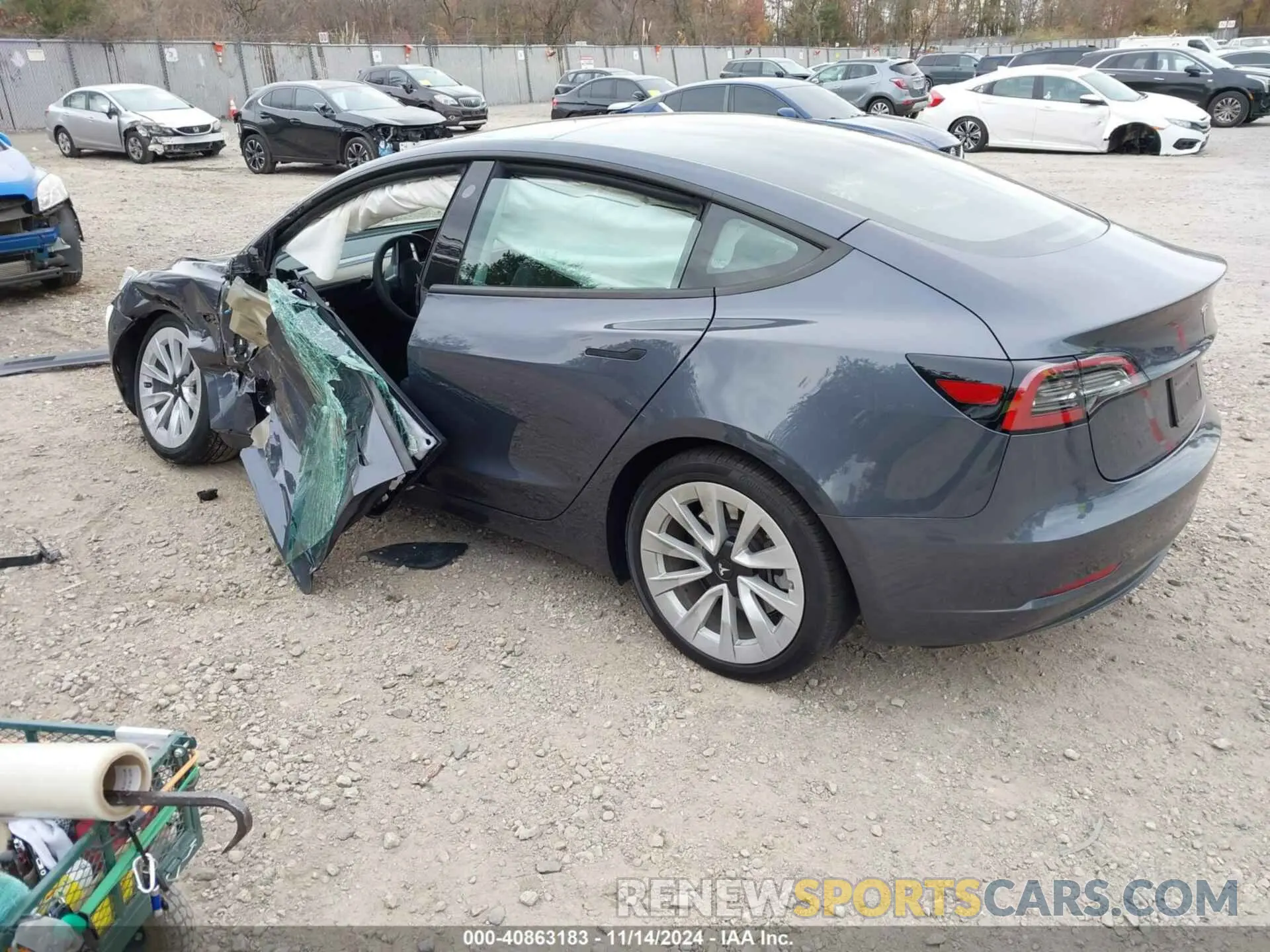 3 fotografías del automóvil dañado 5YJ3E1EB2PF686312 TESLA MODEL 3 2023