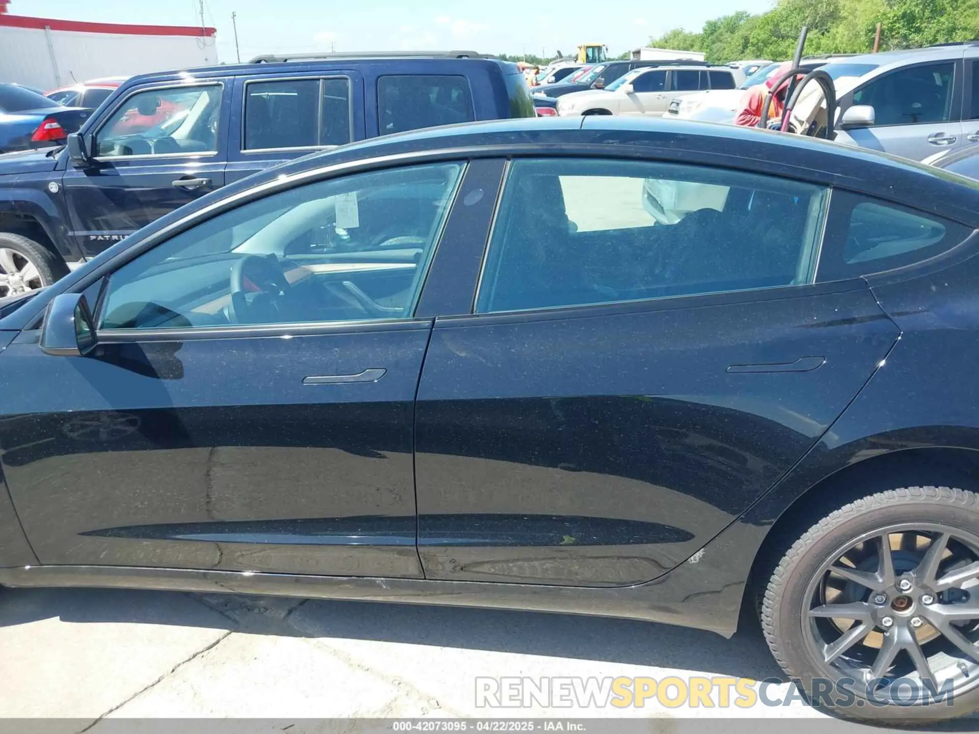 14 fotografías del automóvil dañado 5YJ3E1EB2PF688173 TESLA MODEL 3 2023