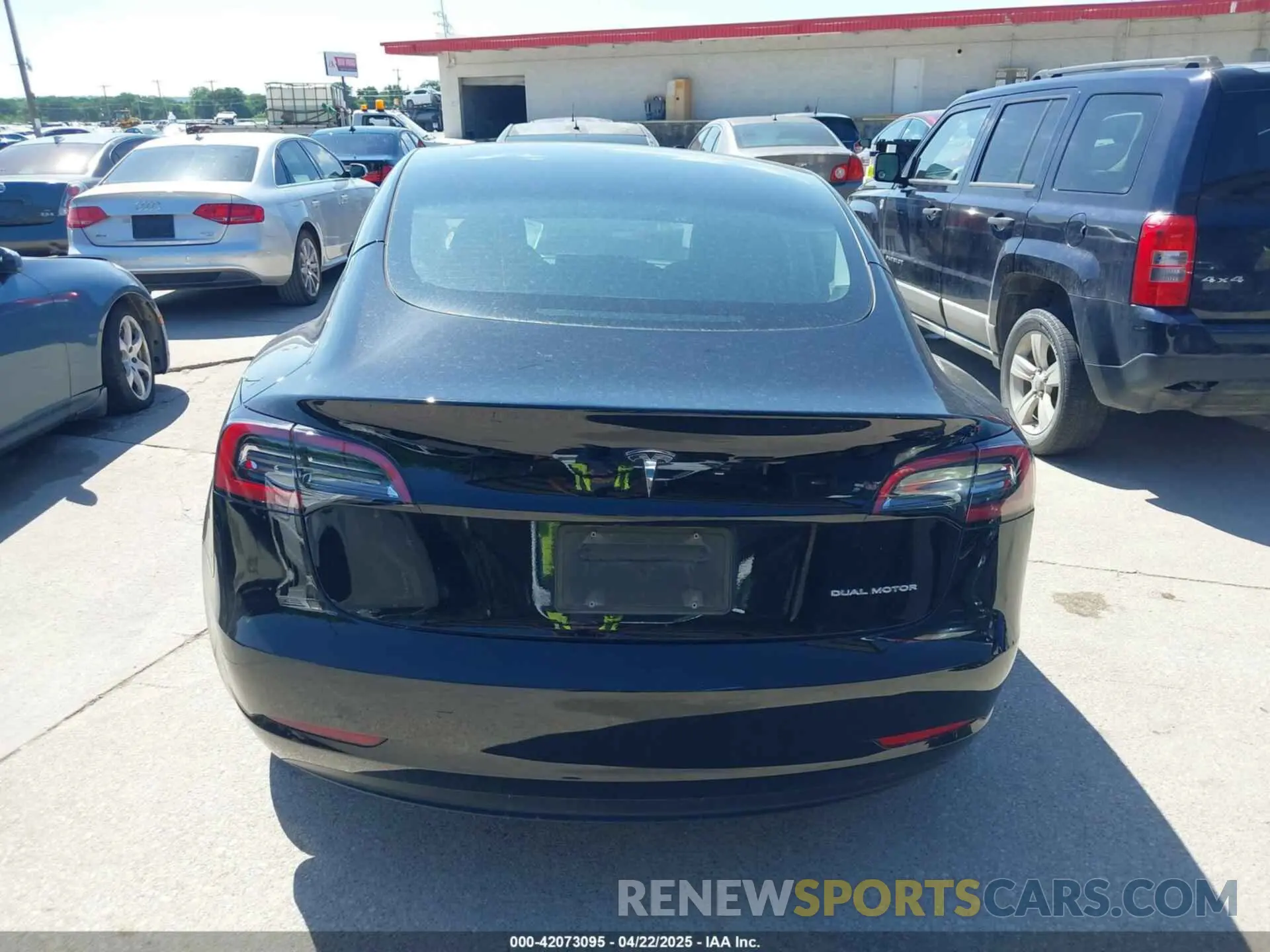 16 fotografías del automóvil dañado 5YJ3E1EB2PF688173 TESLA MODEL 3 2023