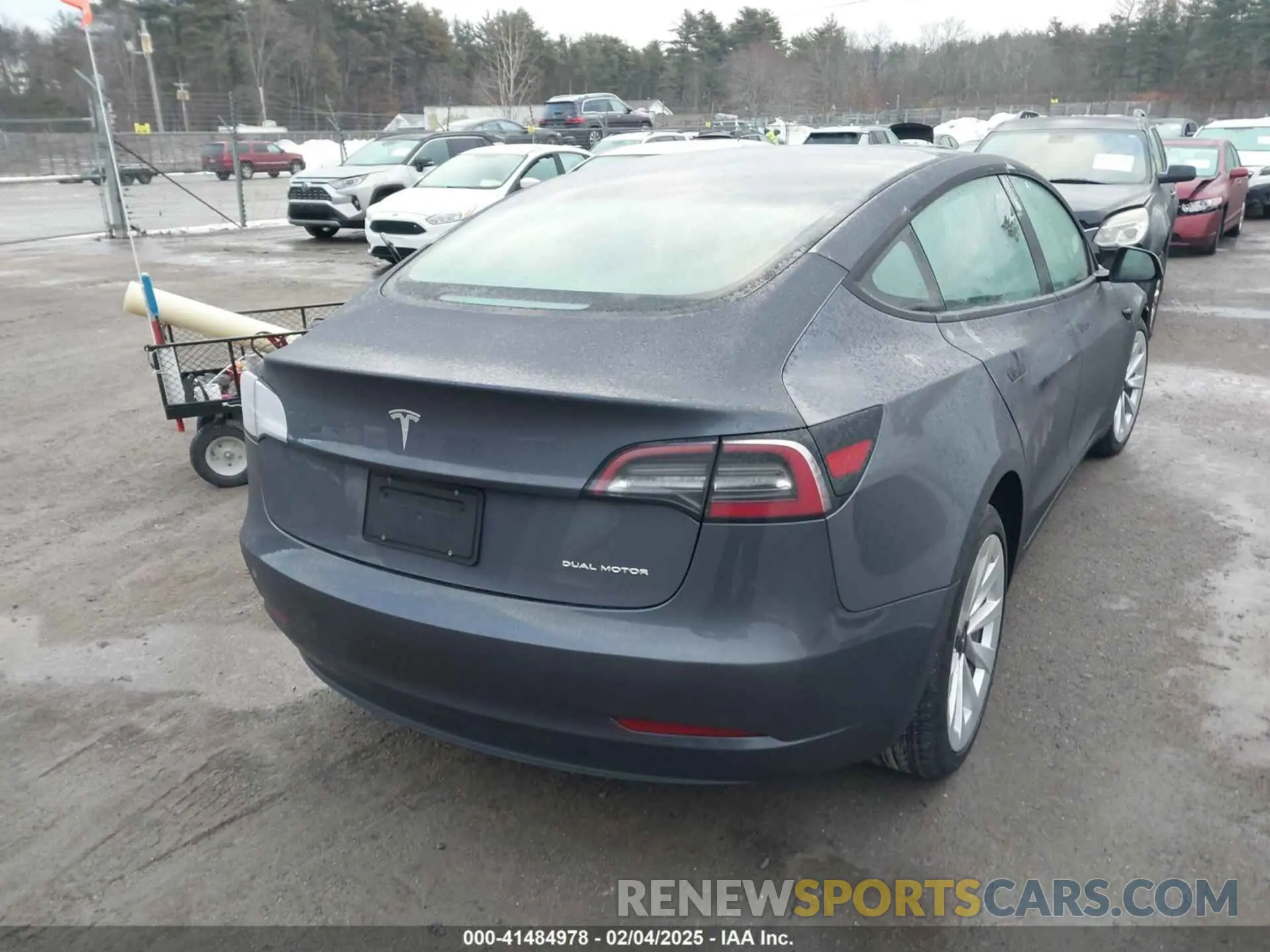 16 fotografías del automóvil dañado 5YJ3E1EB3PF389517 TESLA MODEL 3 2023
