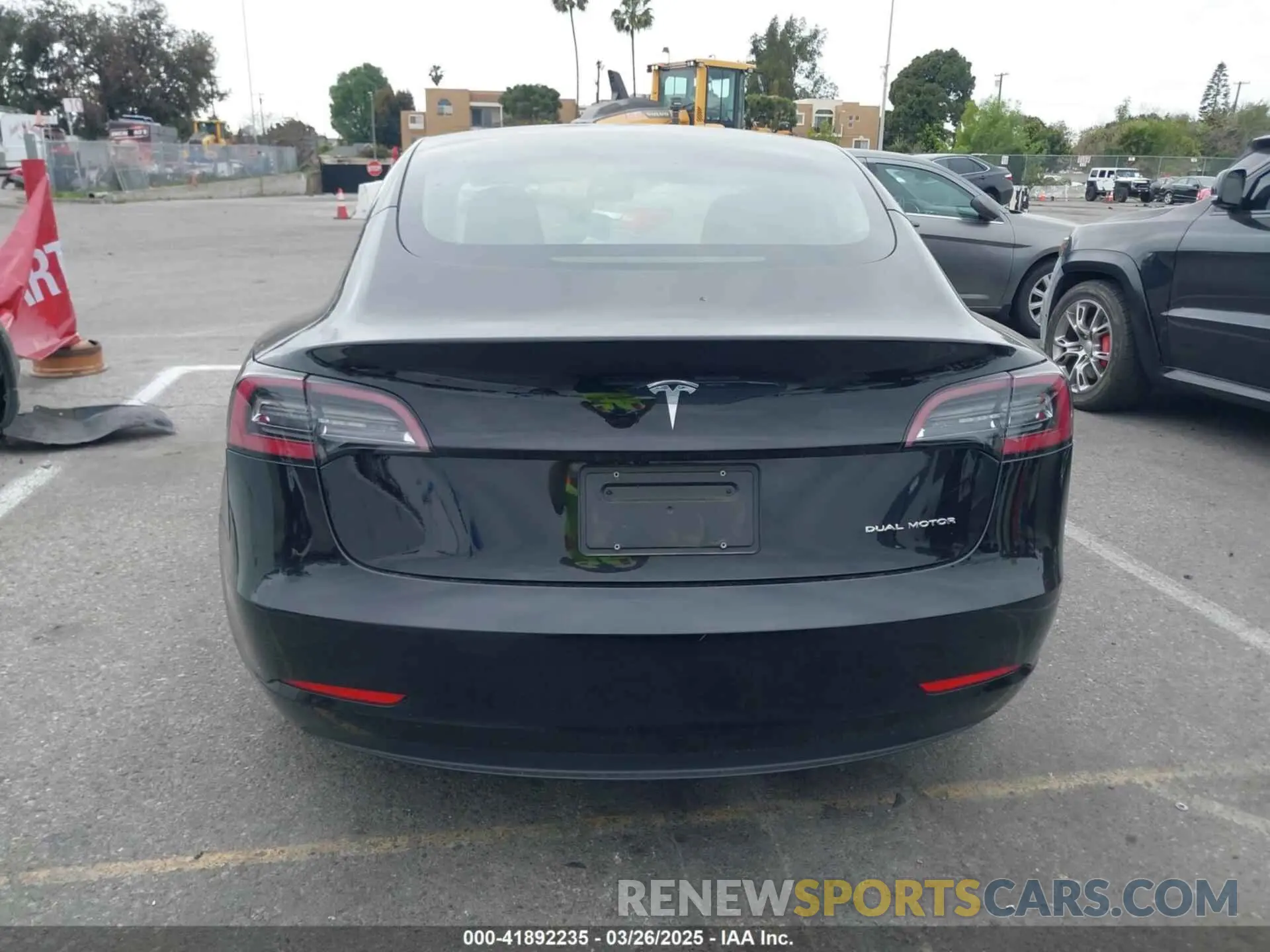 16 fotografías del automóvil dañado 5YJ3E1EB3PF390540 TESLA MODEL 3 2023