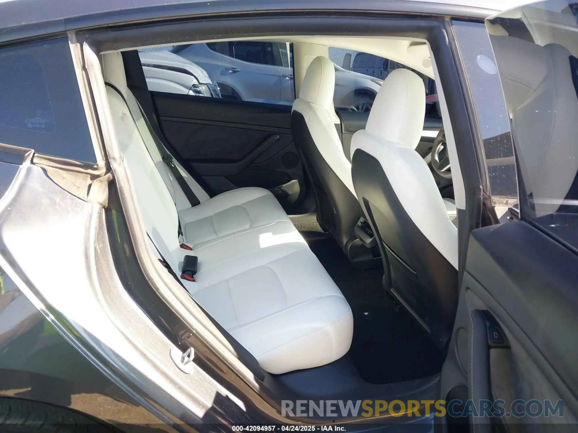 8 fotografías del automóvil dañado 5YJ3E1EB3PF626345 TESLA MODEL 3 2023