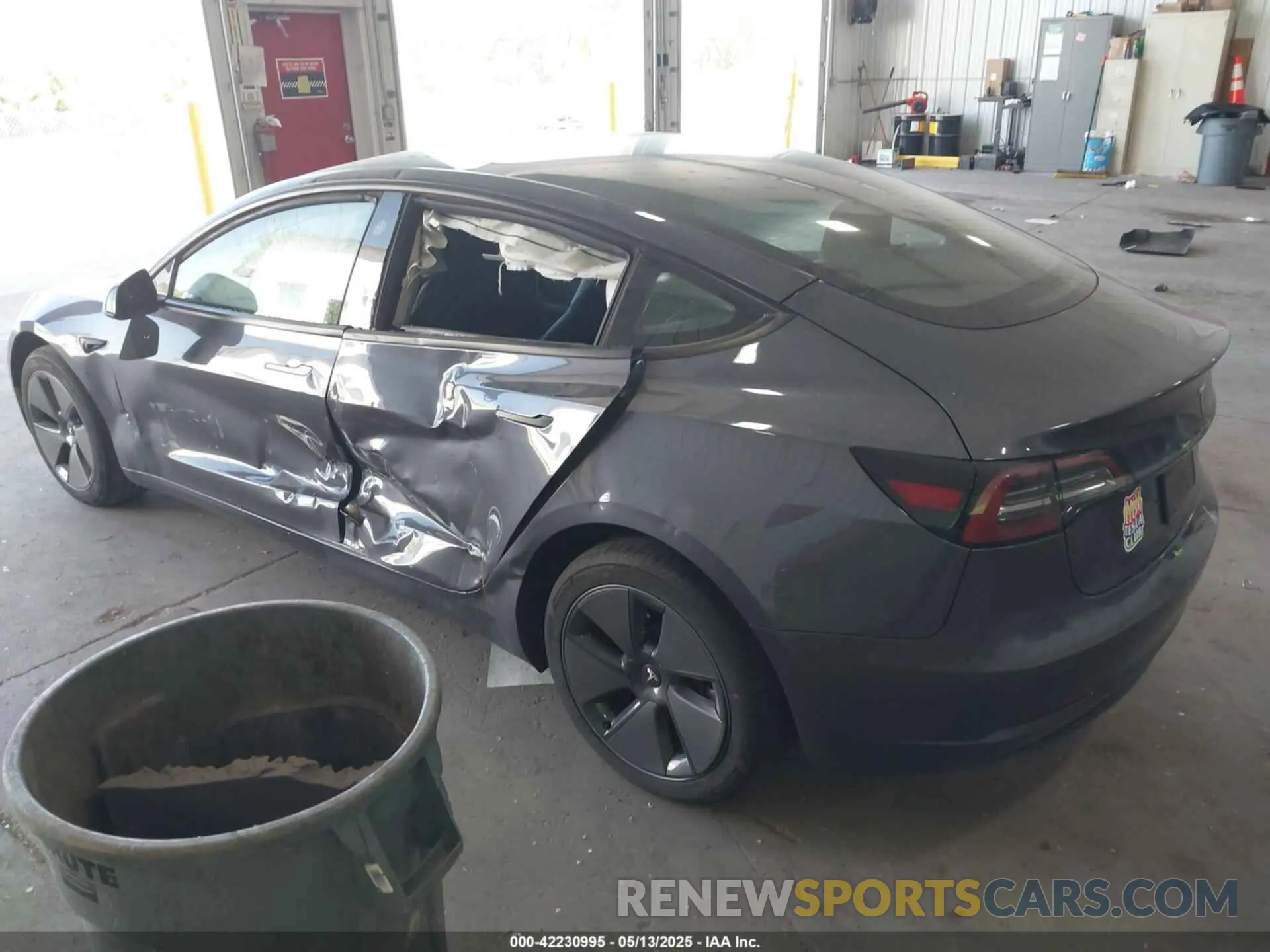 3 fotografías del automóvil dañado 5YJ3E1EB3PF670975 TESLA MODEL 3 2023