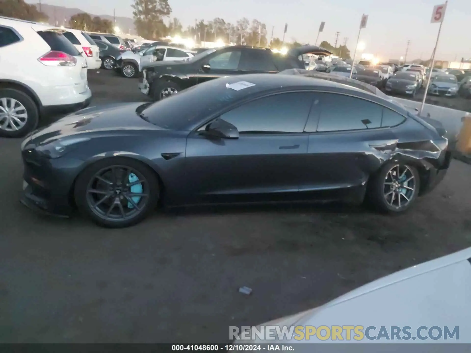 14 fotografías del automóvil dañado 5YJ3E1EB4PF633935 TESLA MODEL 3 2023
