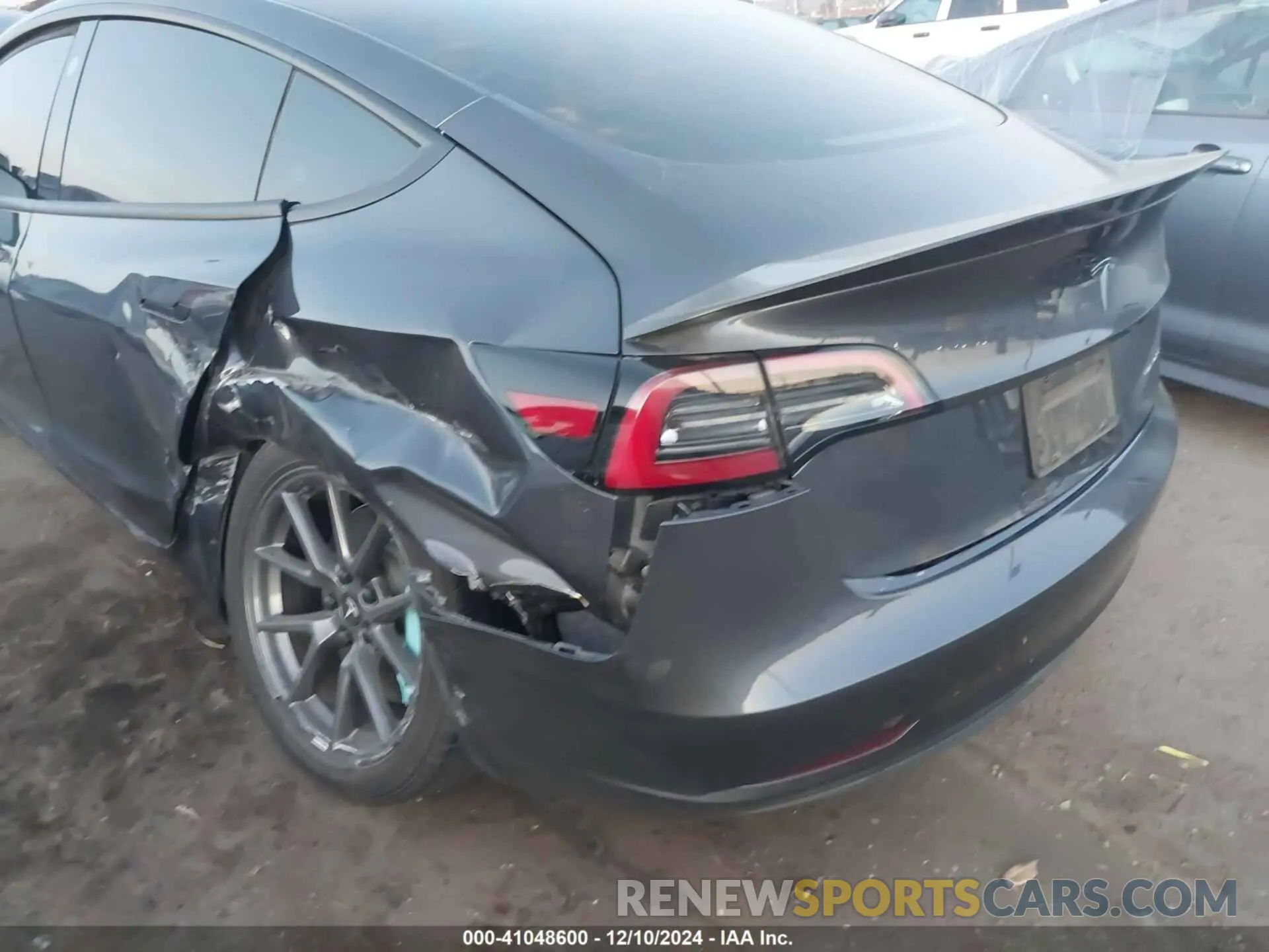 19 fotografías del automóvil dañado 5YJ3E1EB4PF633935 TESLA MODEL 3 2023
