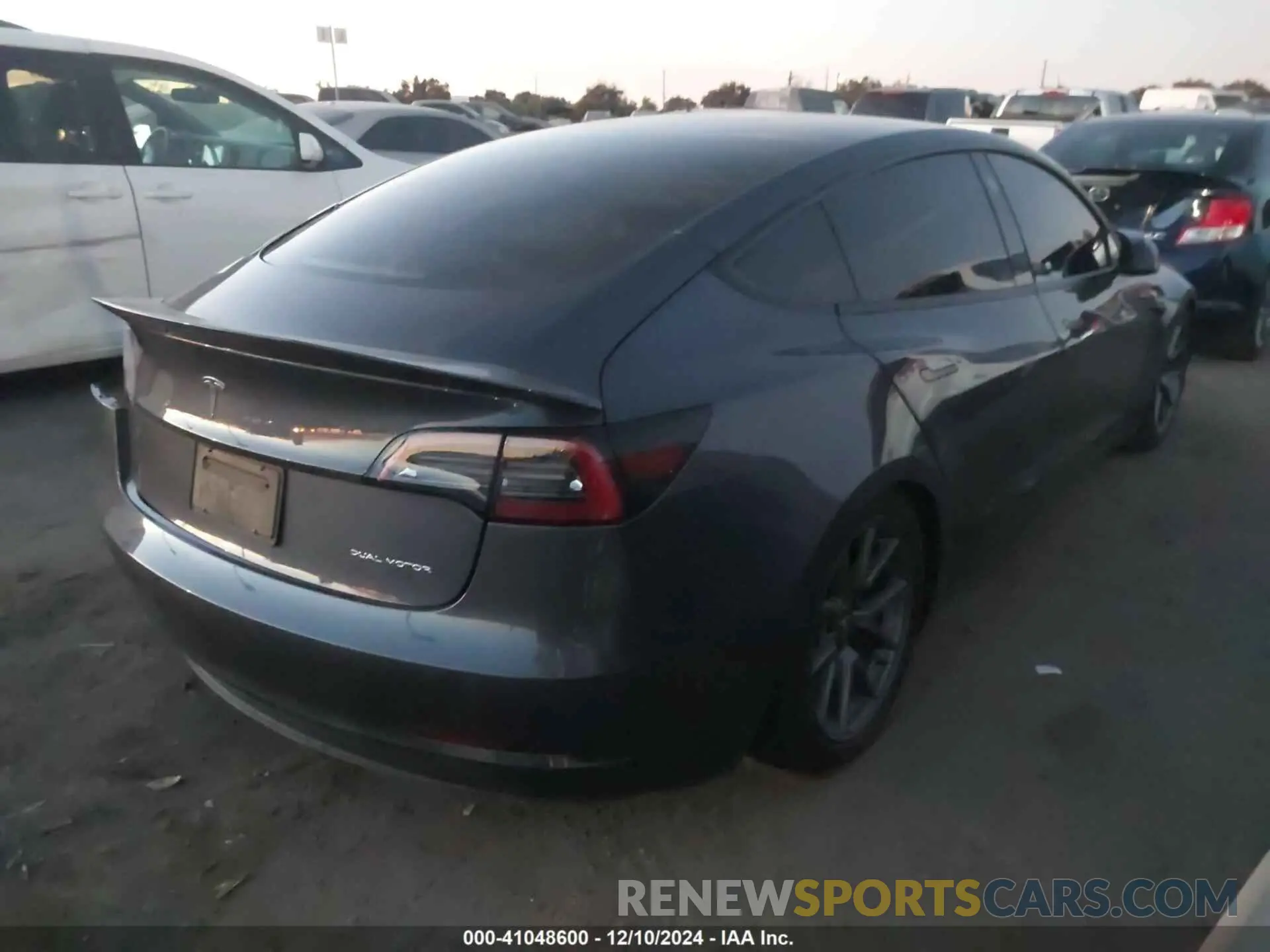 4 fotografías del automóvil dañado 5YJ3E1EB4PF633935 TESLA MODEL 3 2023