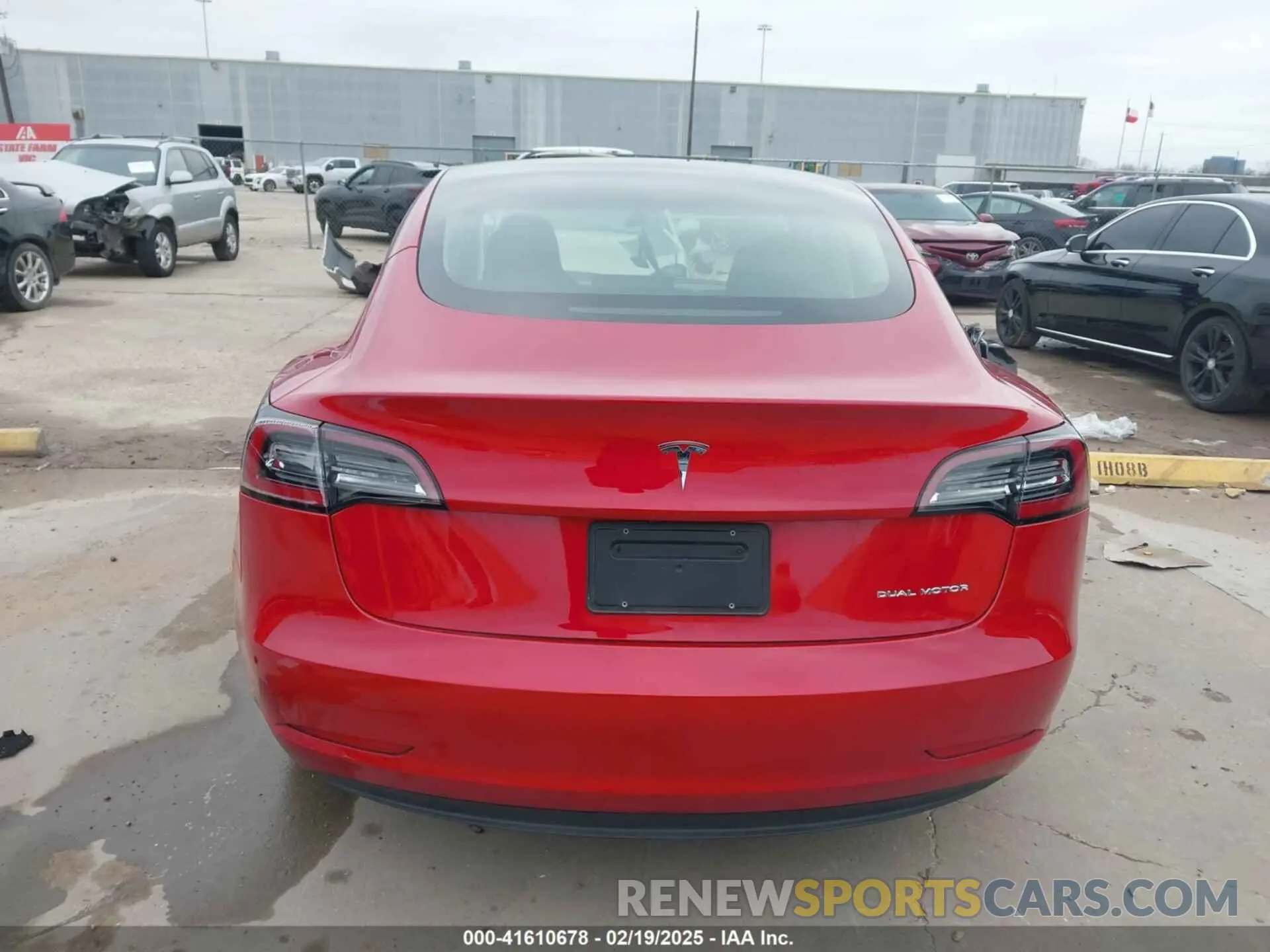16 fotografías del automóvil dañado 5YJ3E1EB6PF388801 TESLA MODEL 3 2023