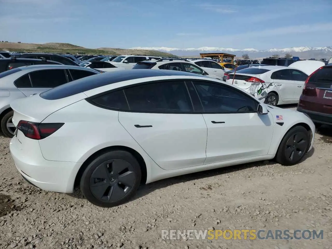 3 fotografías del automóvil dañado 5YJ3E1EB7PF686922 TESLA MODEL 3 2023