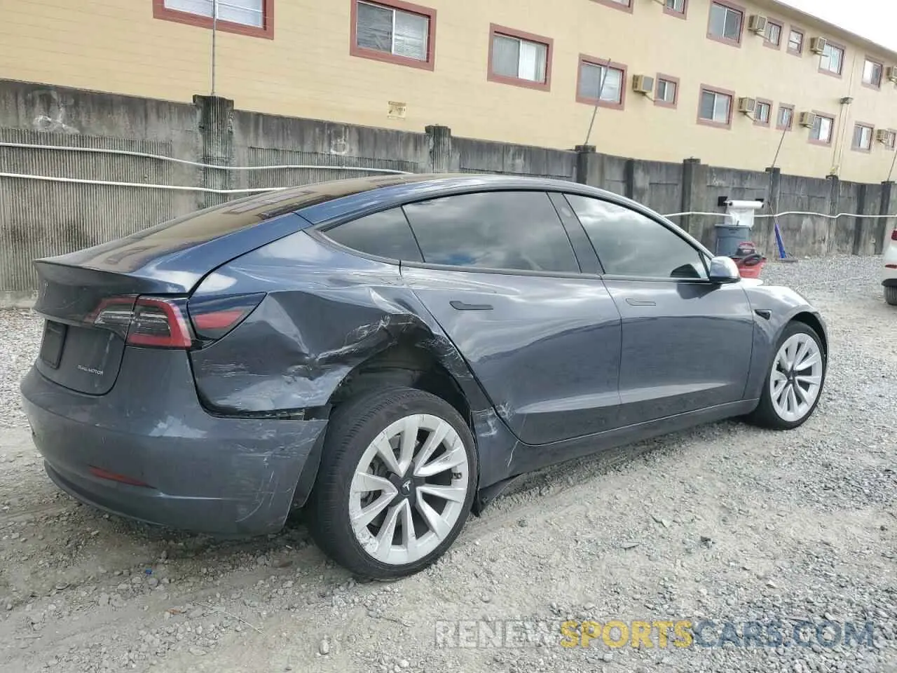 3 fotografías del automóvil dañado 5YJ3E1EB8PF392106 TESLA MODEL 3 2023