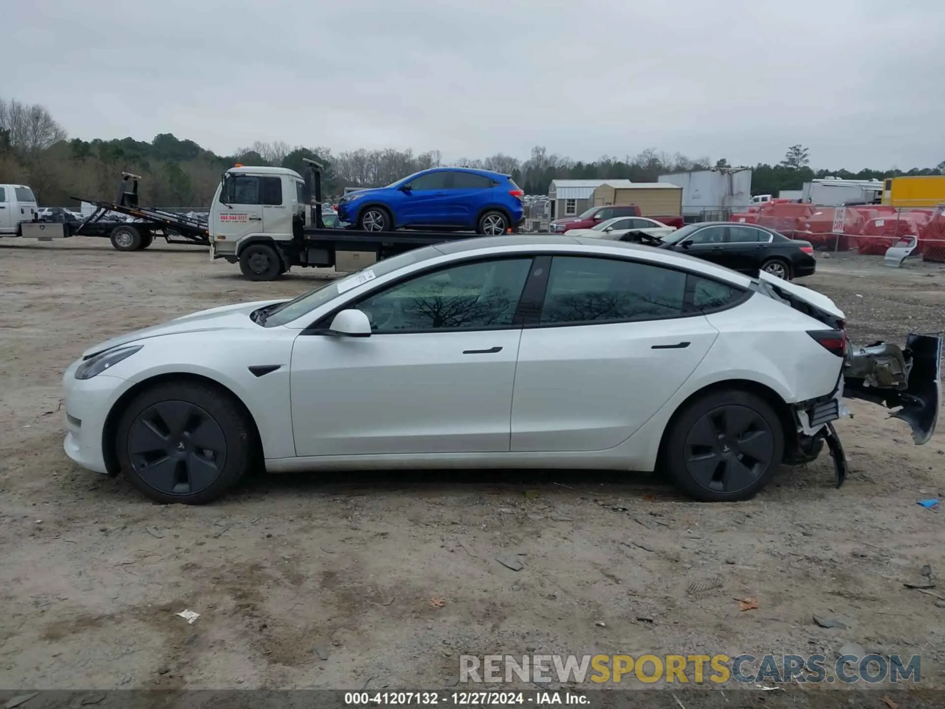 13 fotografías del automóvil dañado 5YJ3E1EB9PF393622 TESLA MODEL 3 2023