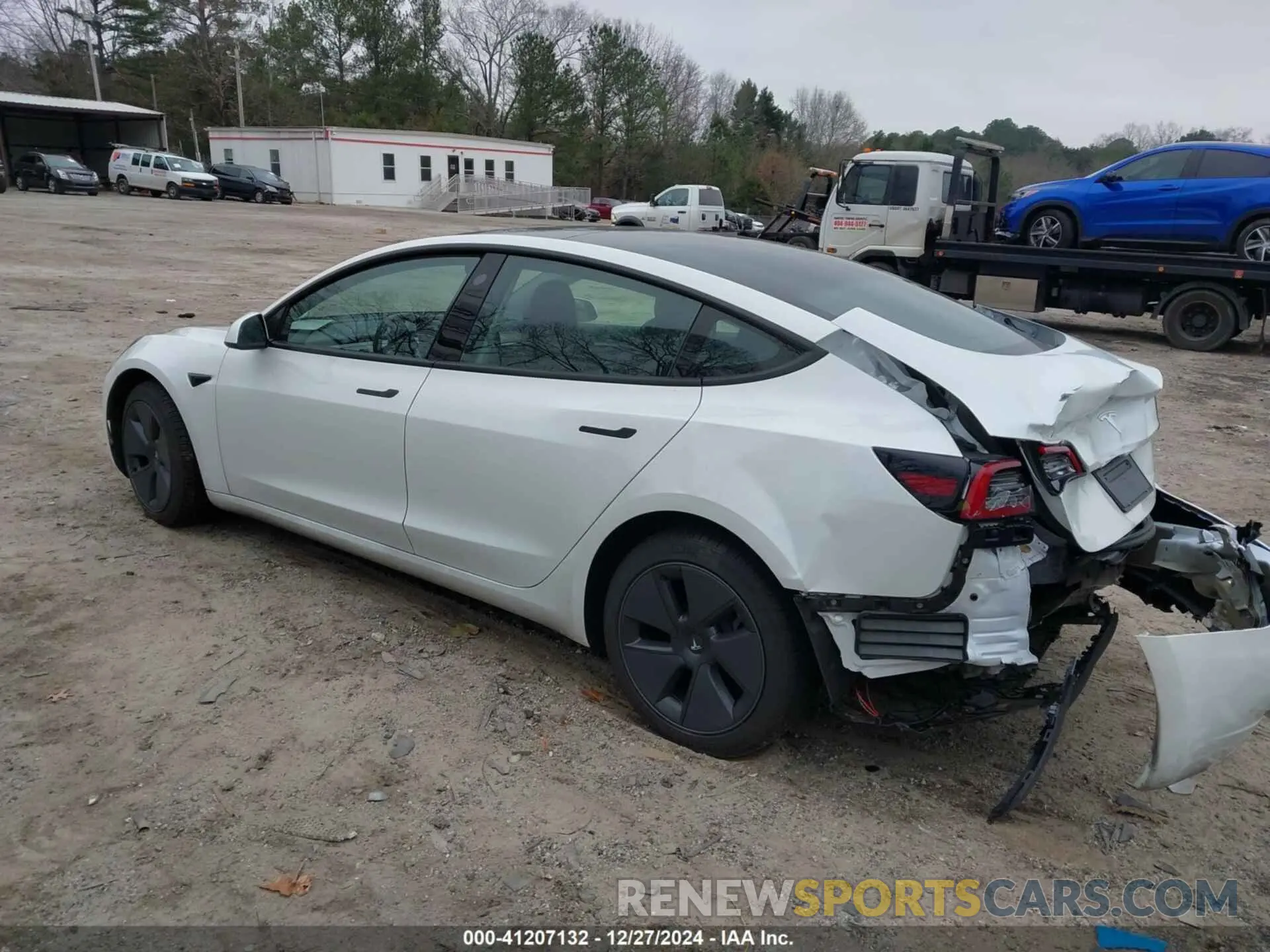 3 fotografías del automóvil dañado 5YJ3E1EB9PF393622 TESLA MODEL 3 2023