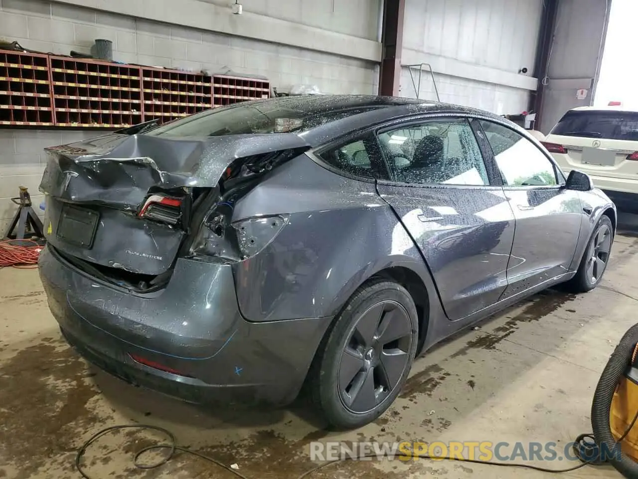 3 fotografías del automóvil dañado 5YJ3E1EB9PF635650 TESLA MODEL 3 2023