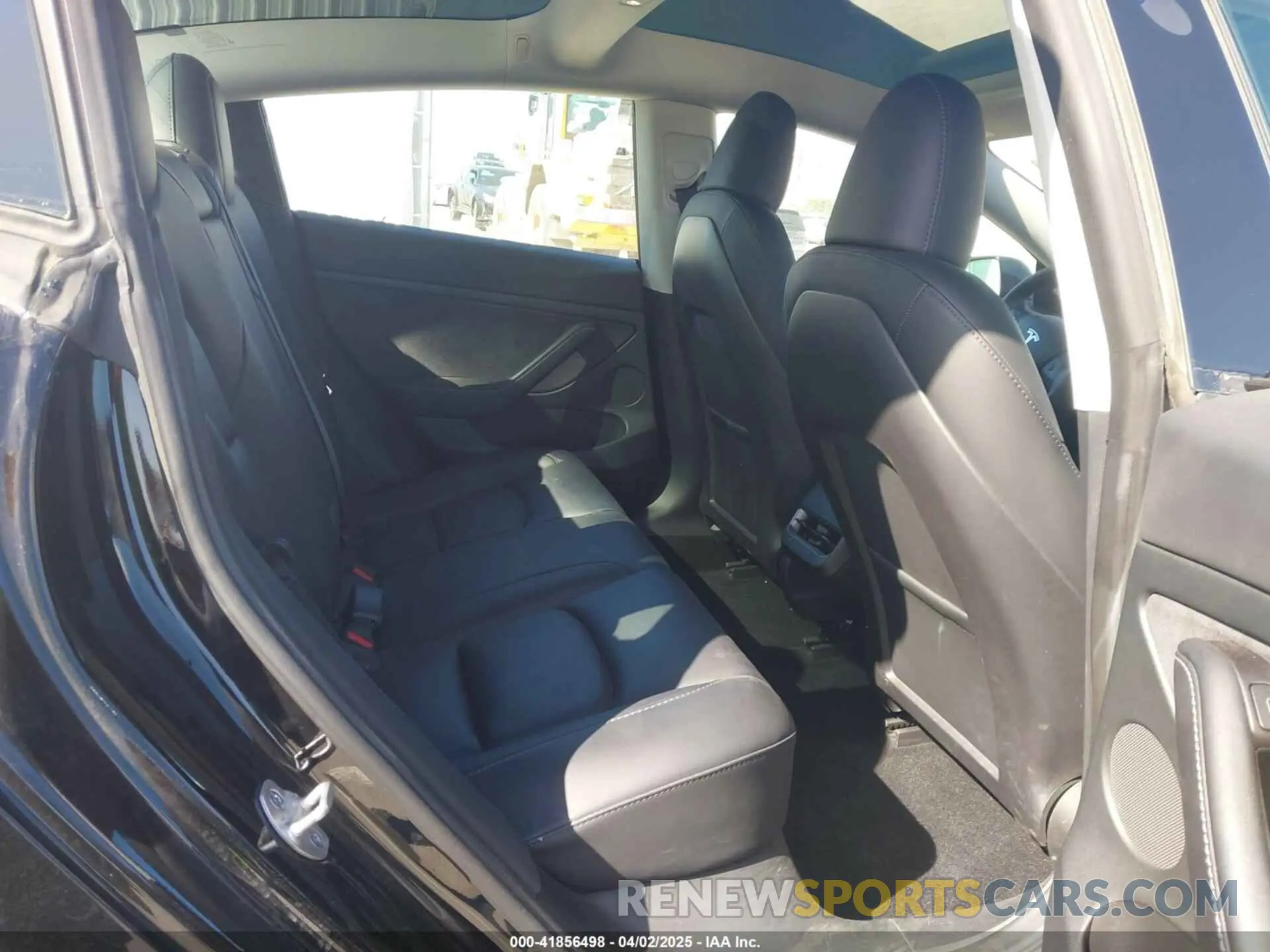 8 fotografías del automóvil dañado 5YJ3E1EB9PF680071 TESLA MODEL 3 2023