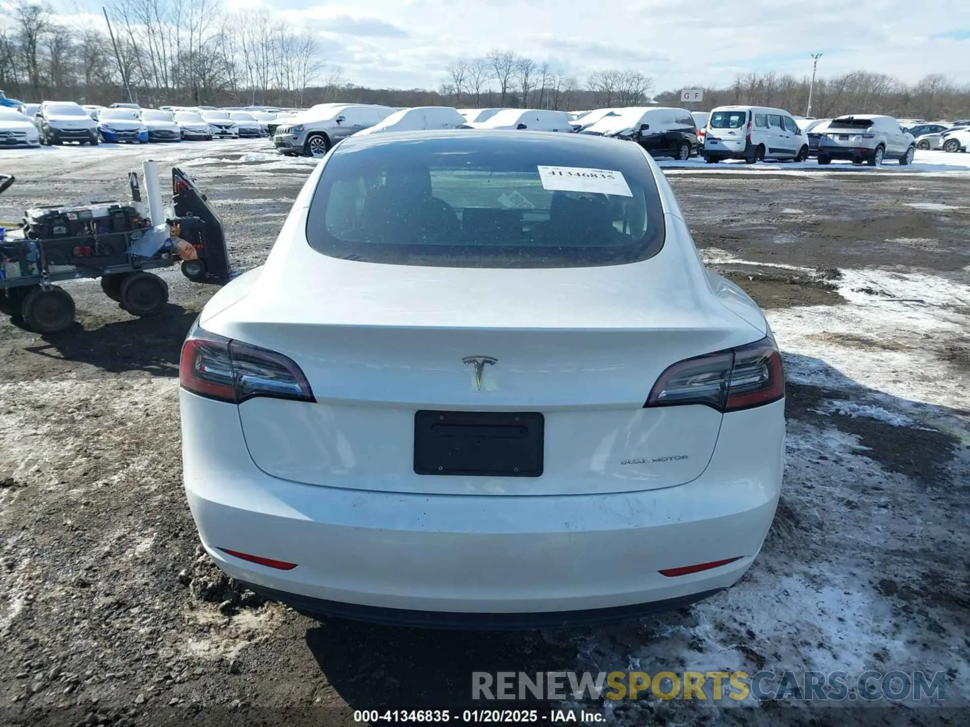 16 fotografías del automóvil dañado 5YJ3E1EBXPF392818 TESLA MODEL 3 2023