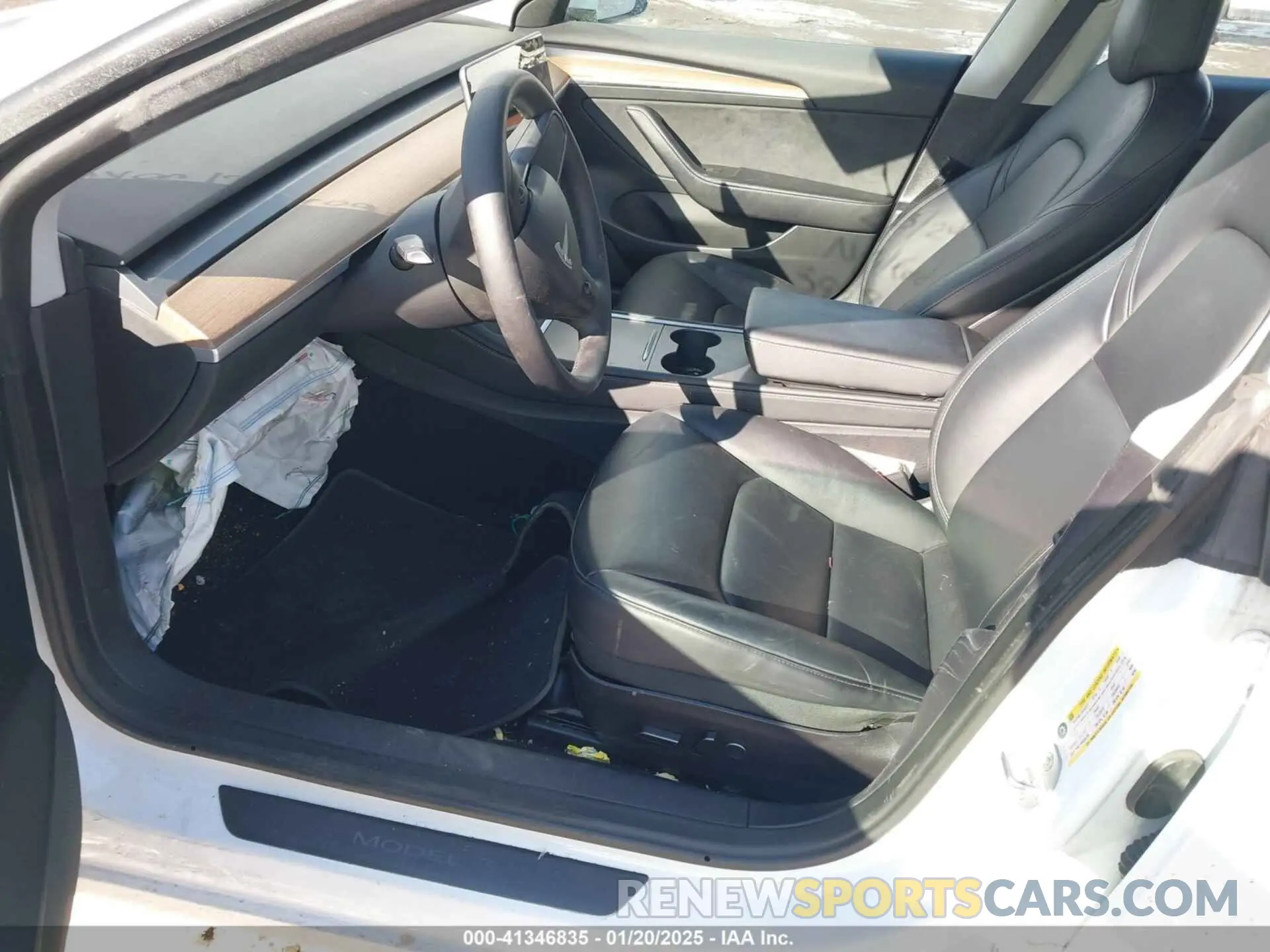 5 fotografías del automóvil dañado 5YJ3E1EBXPF392818 TESLA MODEL 3 2023
