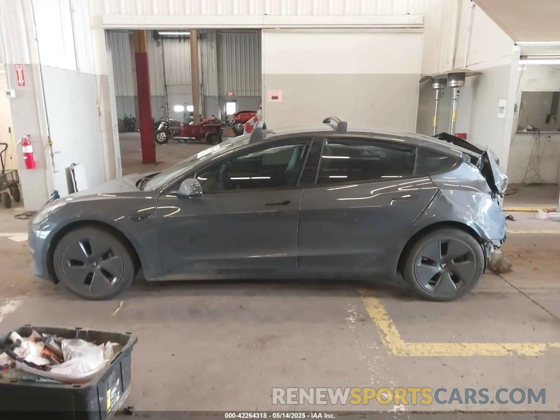 14 fotografías del automóvil dañado 5YJ3E1EBXPF468036 TESLA MODEL 3 2023