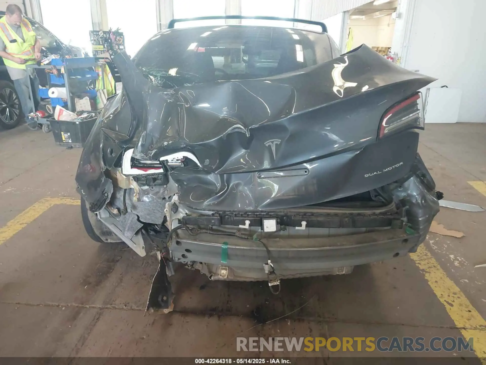 16 fotografías del automóvil dañado 5YJ3E1EBXPF468036 TESLA MODEL 3 2023