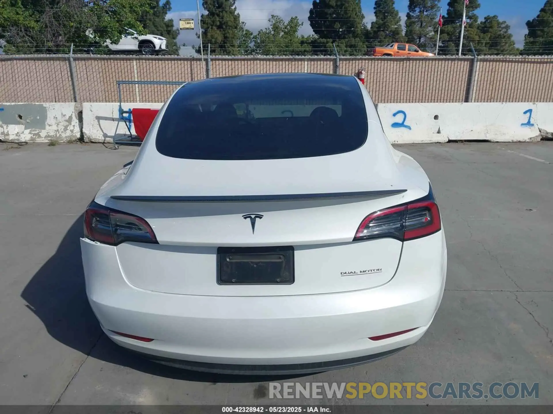 15 fotografías del automóvil dañado 5YJ3E1EC1PF608354 TESLA MODEL 3 2023