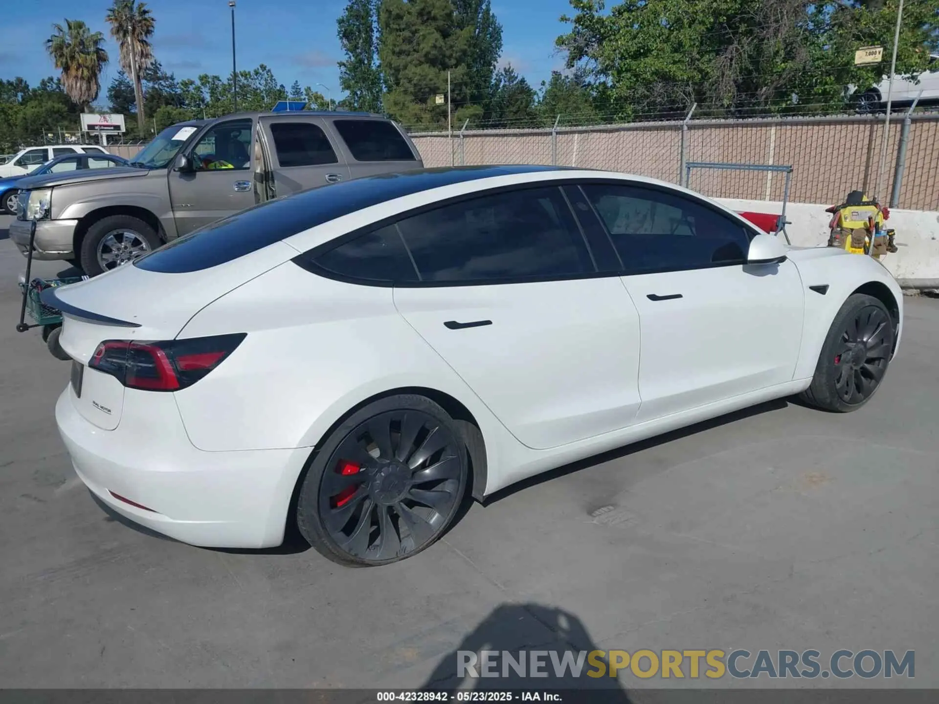 4 fotografías del automóvil dañado 5YJ3E1EC1PF608354 TESLA MODEL 3 2023