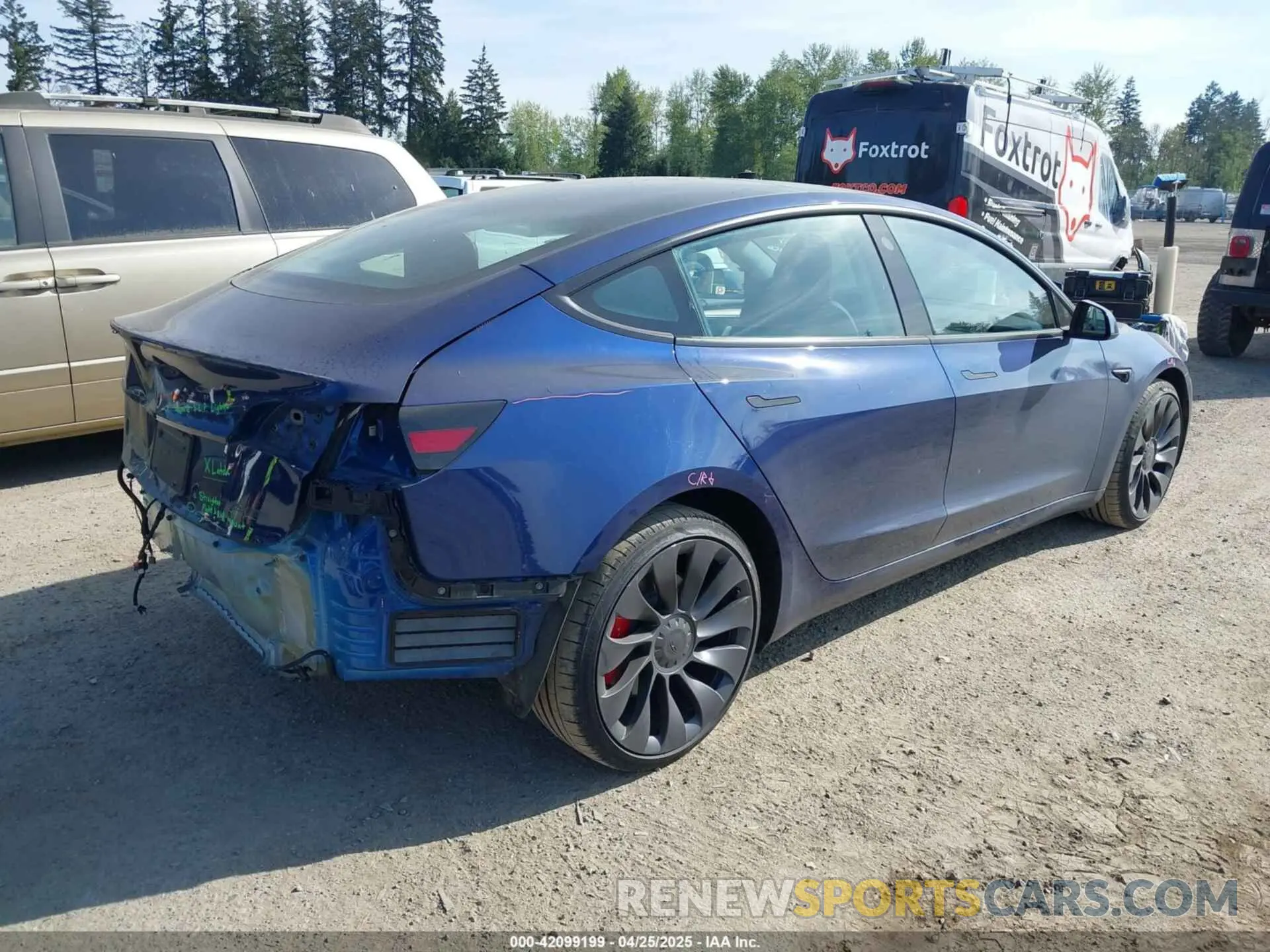 4 fotografías del automóvil dañado 5YJ3E1EC2PF679613 TESLA MODEL 3 2023