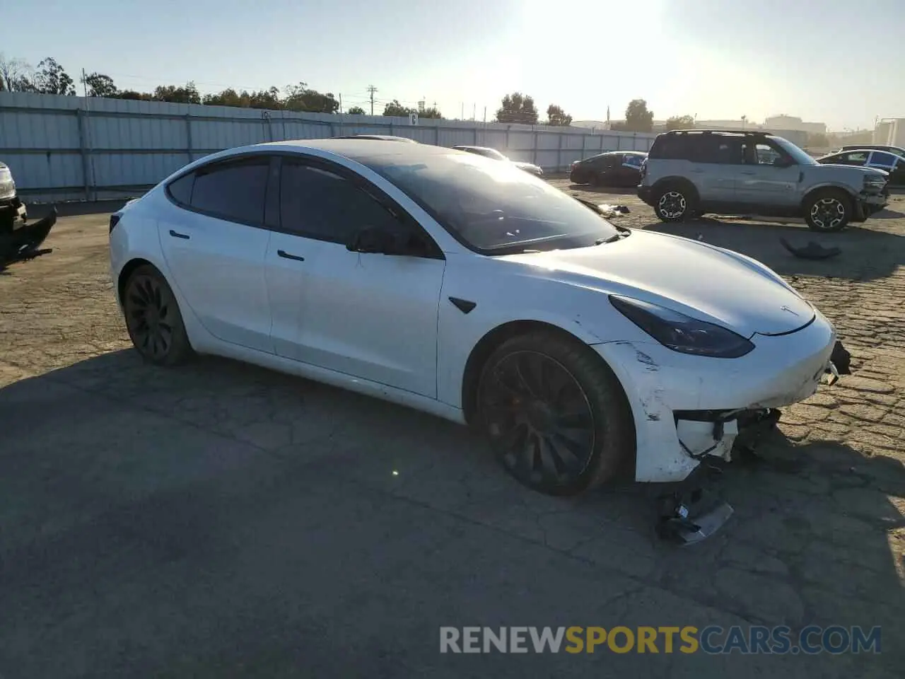 4 fotografías del automóvil dañado 5YJ3E1EC3PF556807 TESLA MODEL 3 2023