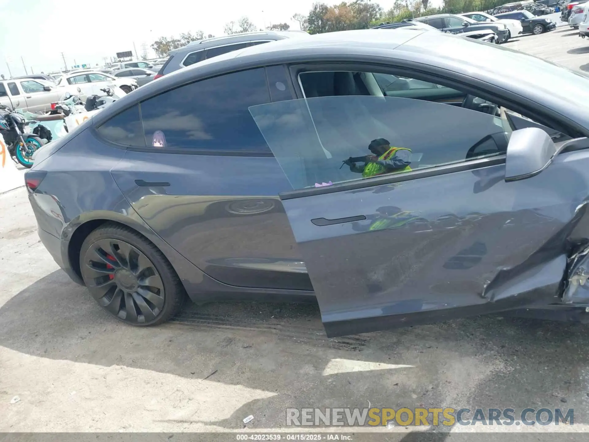 13 fotografías del automóvil dañado 5YJ3E1EC4PF470664 TESLA MODEL 3 2023