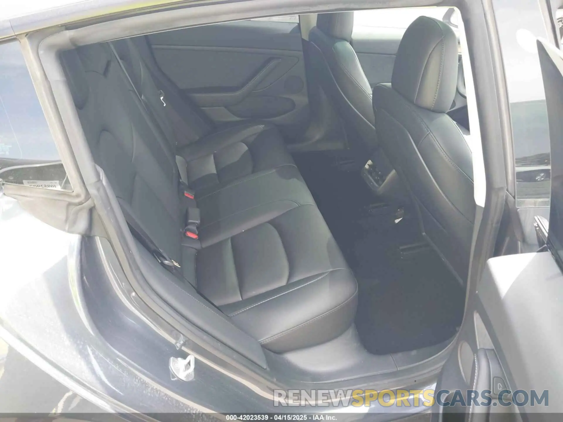 8 fotografías del automóvil dañado 5YJ3E1EC4PF470664 TESLA MODEL 3 2023