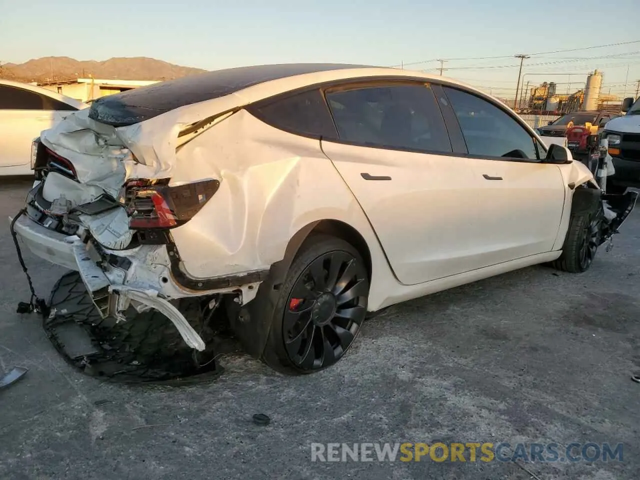 3 fotografías del automóvil dañado 5YJ3E1EC4PF518549 TESLA MODEL 3 2023