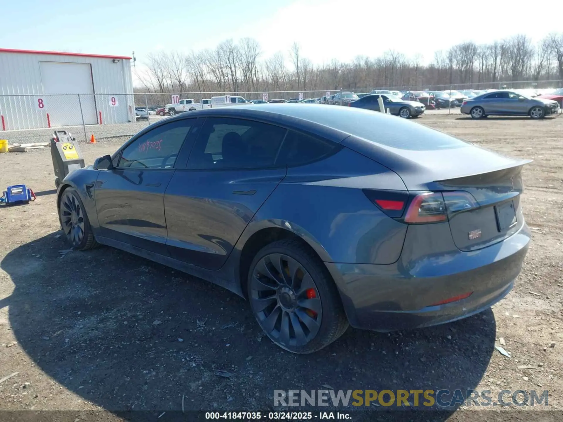 3 fotografías del automóvil dañado 5YJ3E1EC4PF633961 TESLA MODEL 3 2023