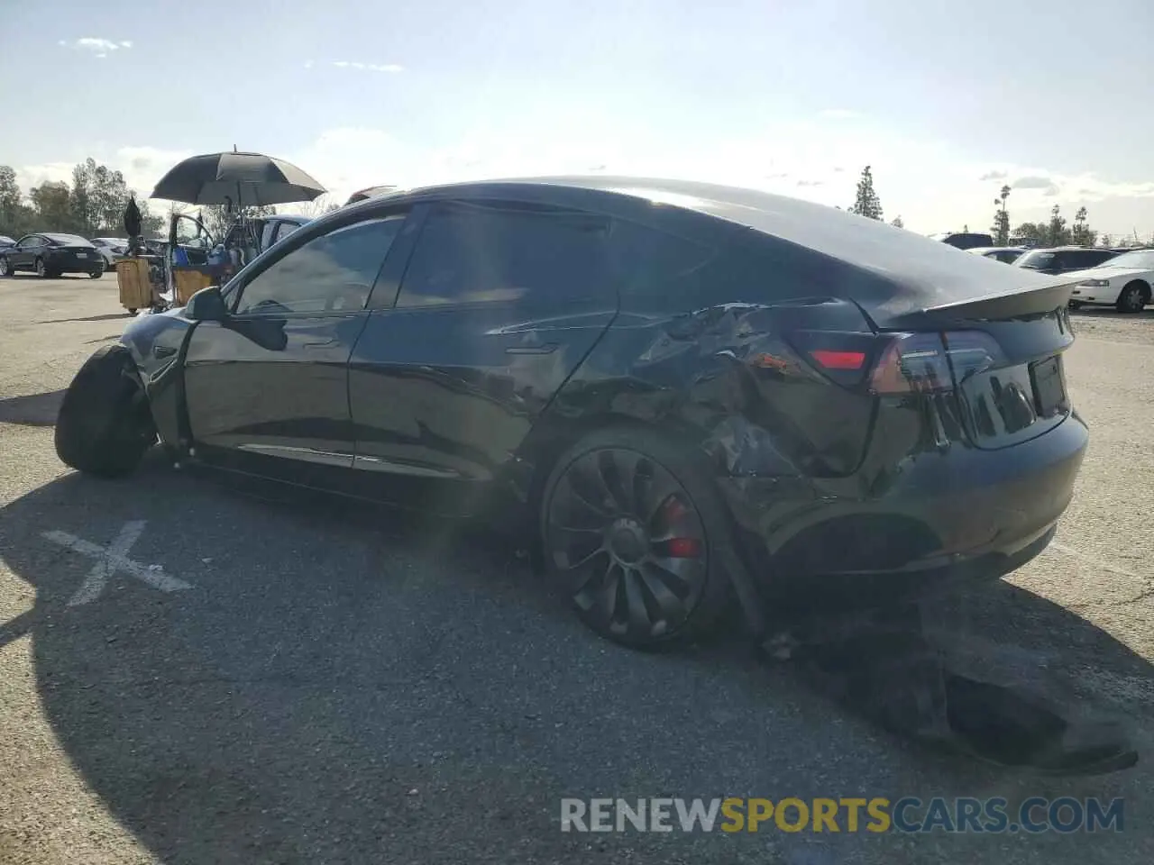 2 fotografías del automóvil dañado 5YJ3E1EC5PF681114 TESLA MODEL 3 2023