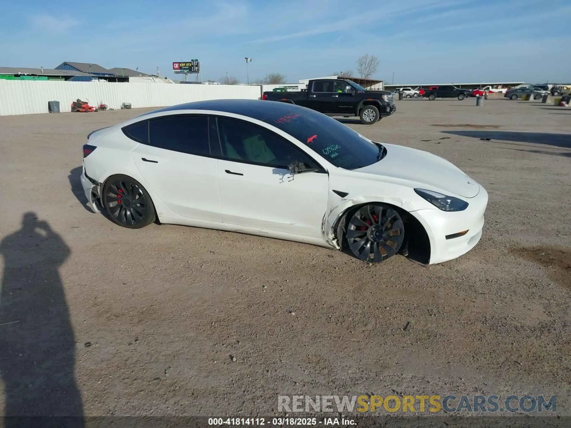 13 fotografías del automóvil dañado 5YJ3E1EC5PF689620 TESLA MODEL 3 2023