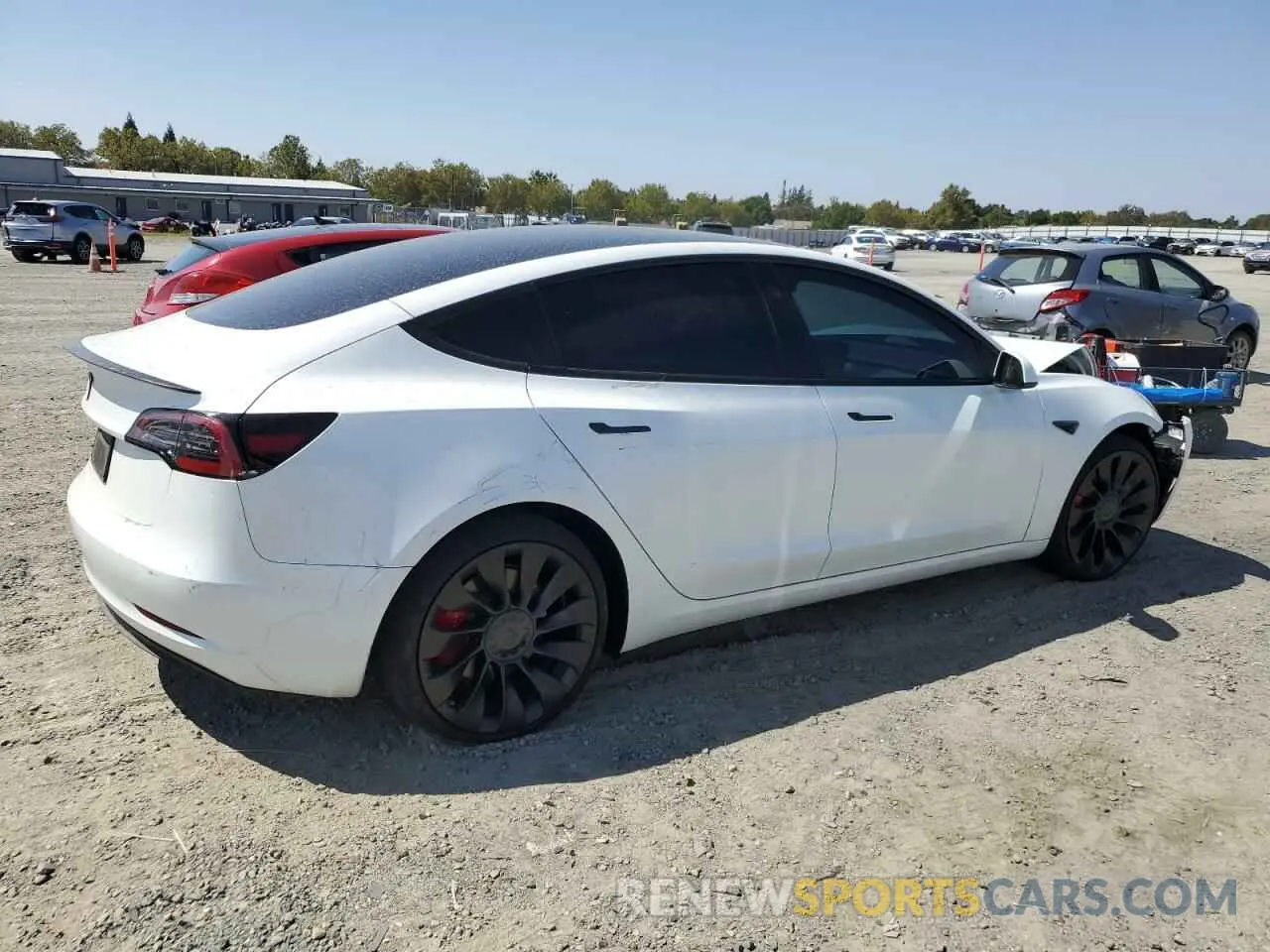 3 fotografías del automóvil dañado 5YJ3E1EC6PF461190 TESLA MODEL 3 2023