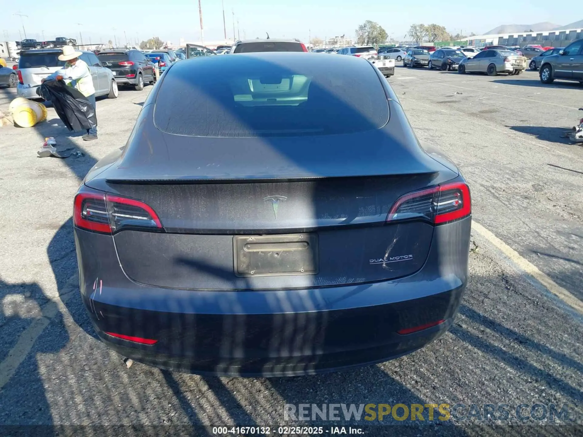 16 fotografías del automóvil dañado 5YJ3E1EC6PF714766 TESLA MODEL 3 2023
