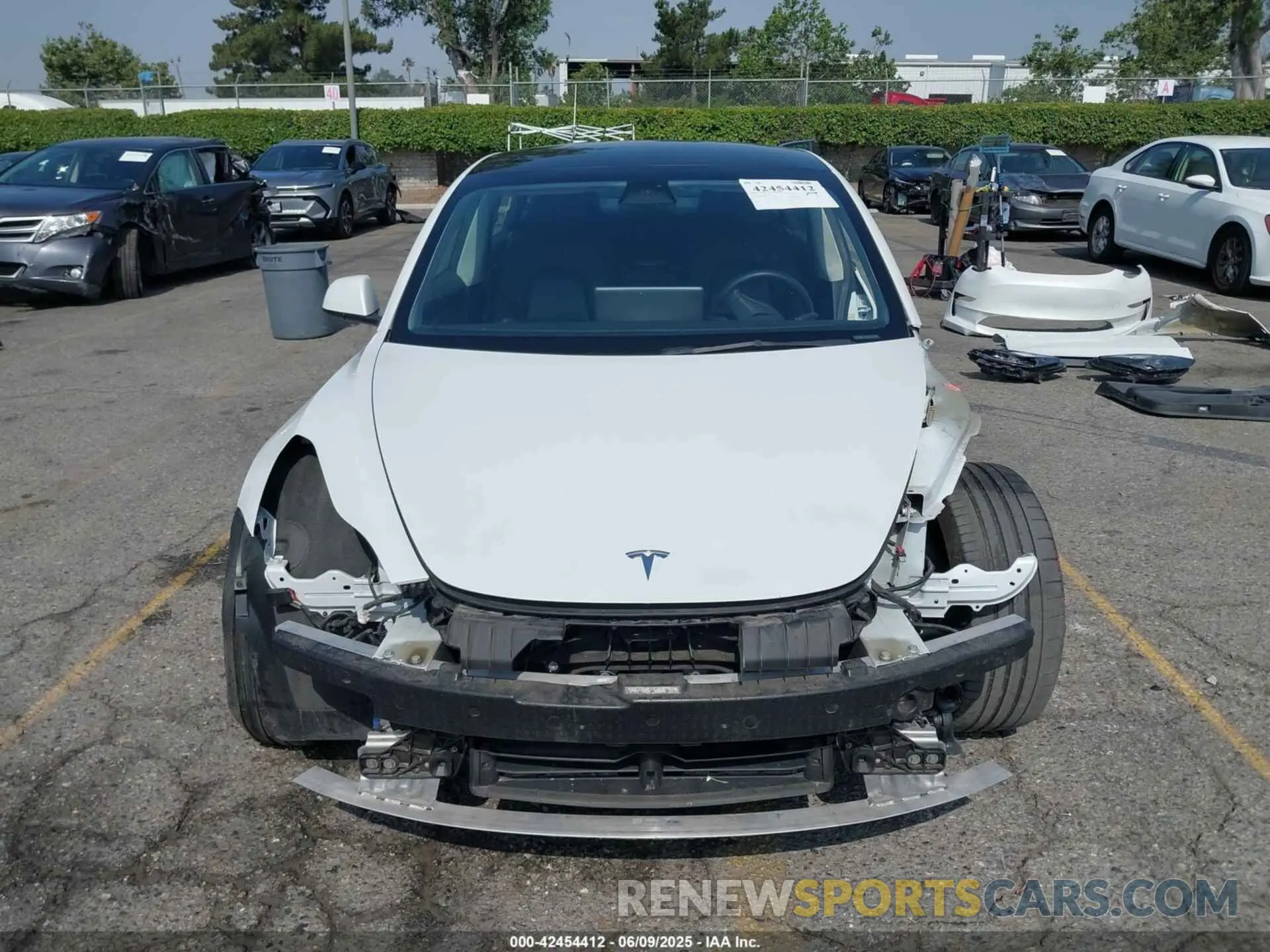 13 fotografías del automóvil dañado 5YJ3E1EC8PF504525 TESLA MODEL 3 2023