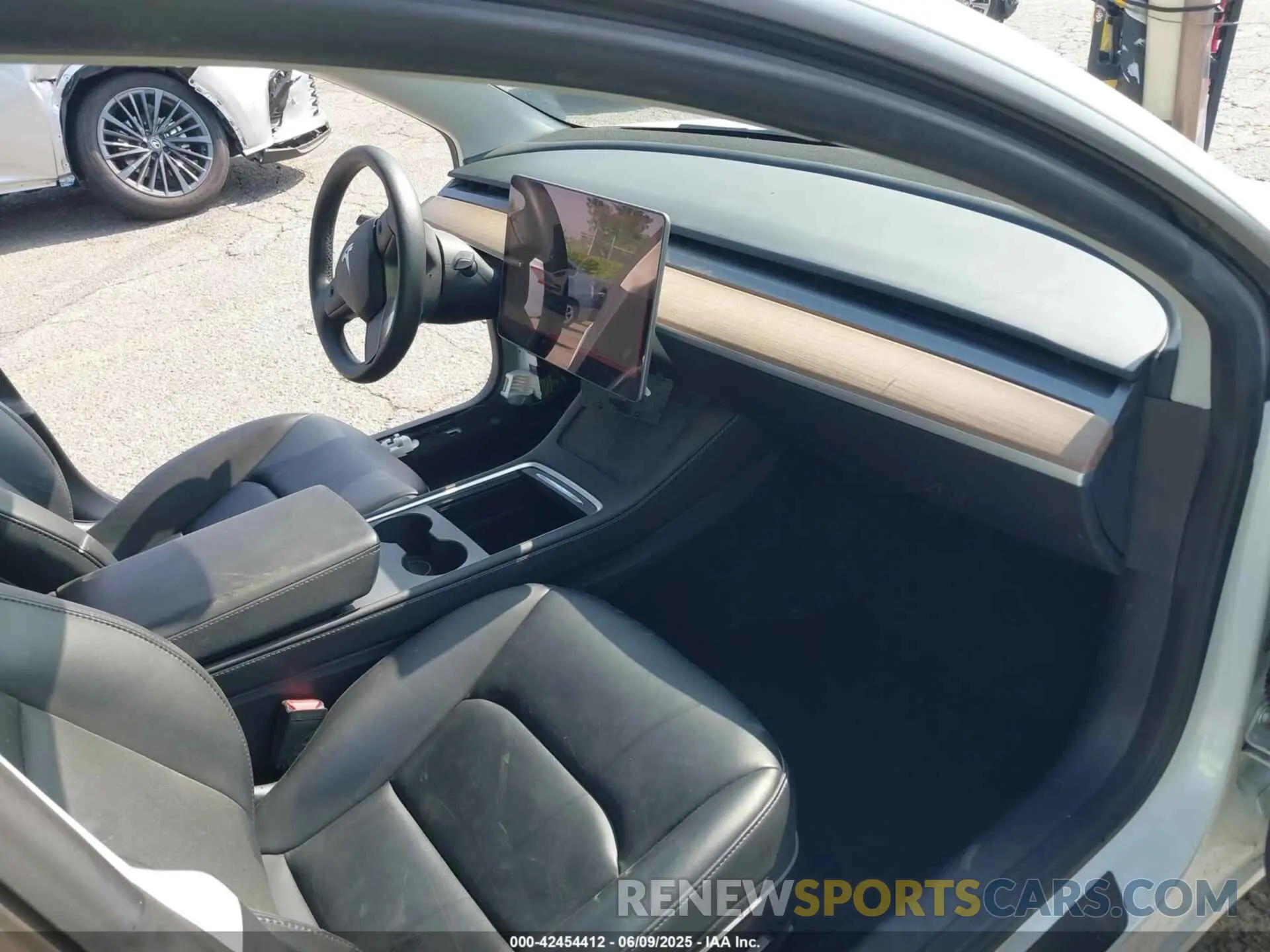 5 fotografías del automóvil dañado 5YJ3E1EC8PF504525 TESLA MODEL 3 2023