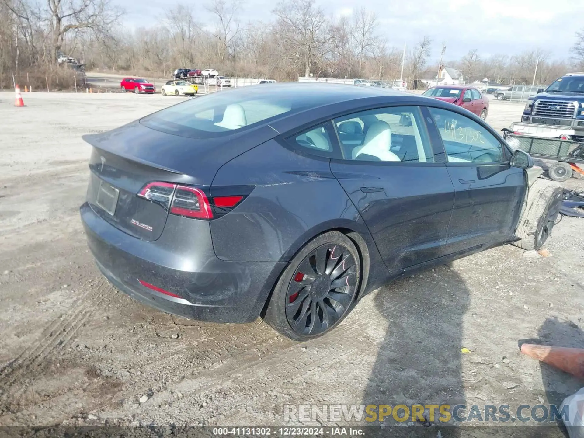 4 fotografías del automóvil dañado 5YJ3E1EC8PF623000 TESLA MODEL 3 2023